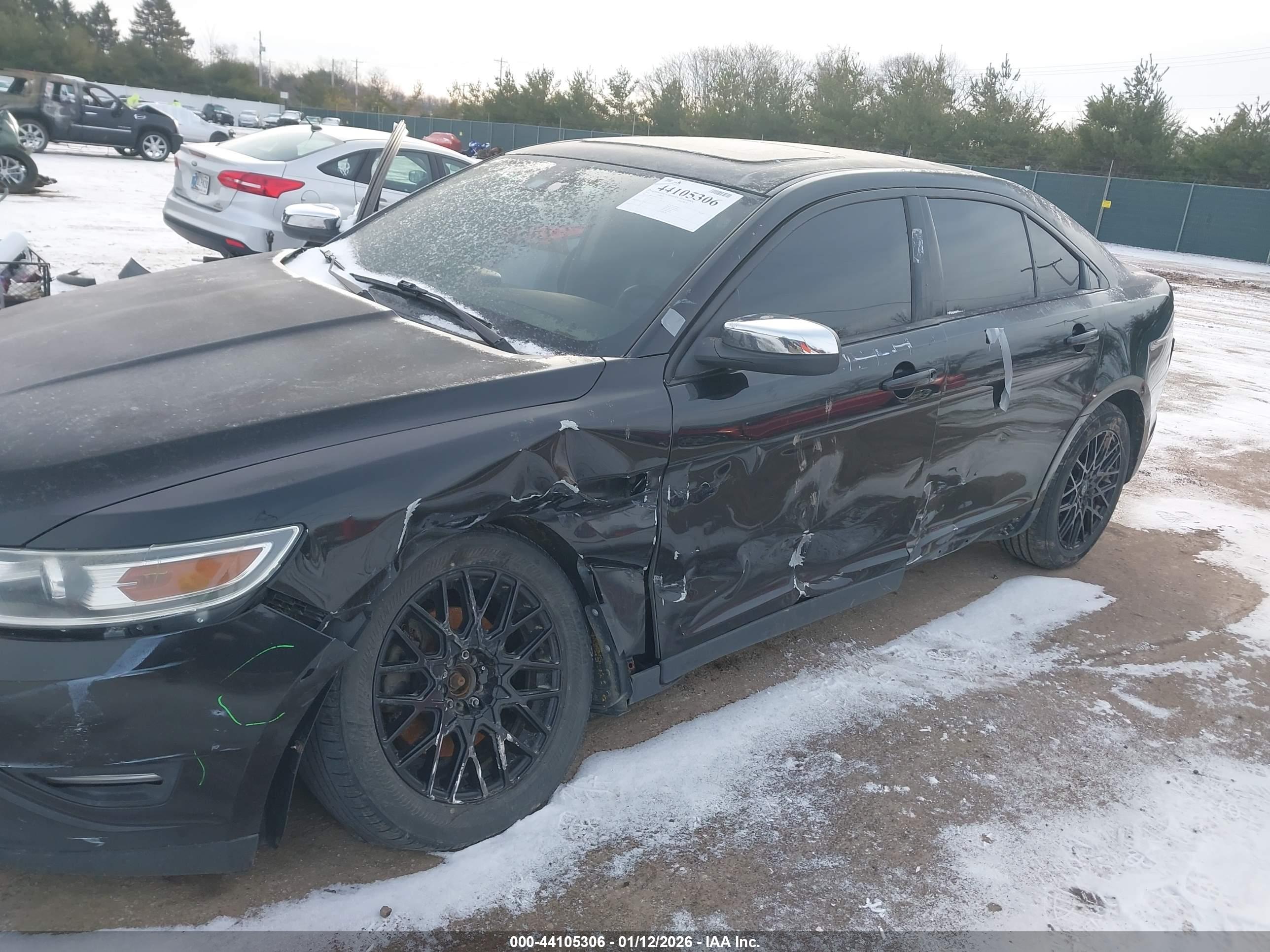 FORD TAURUS image 6