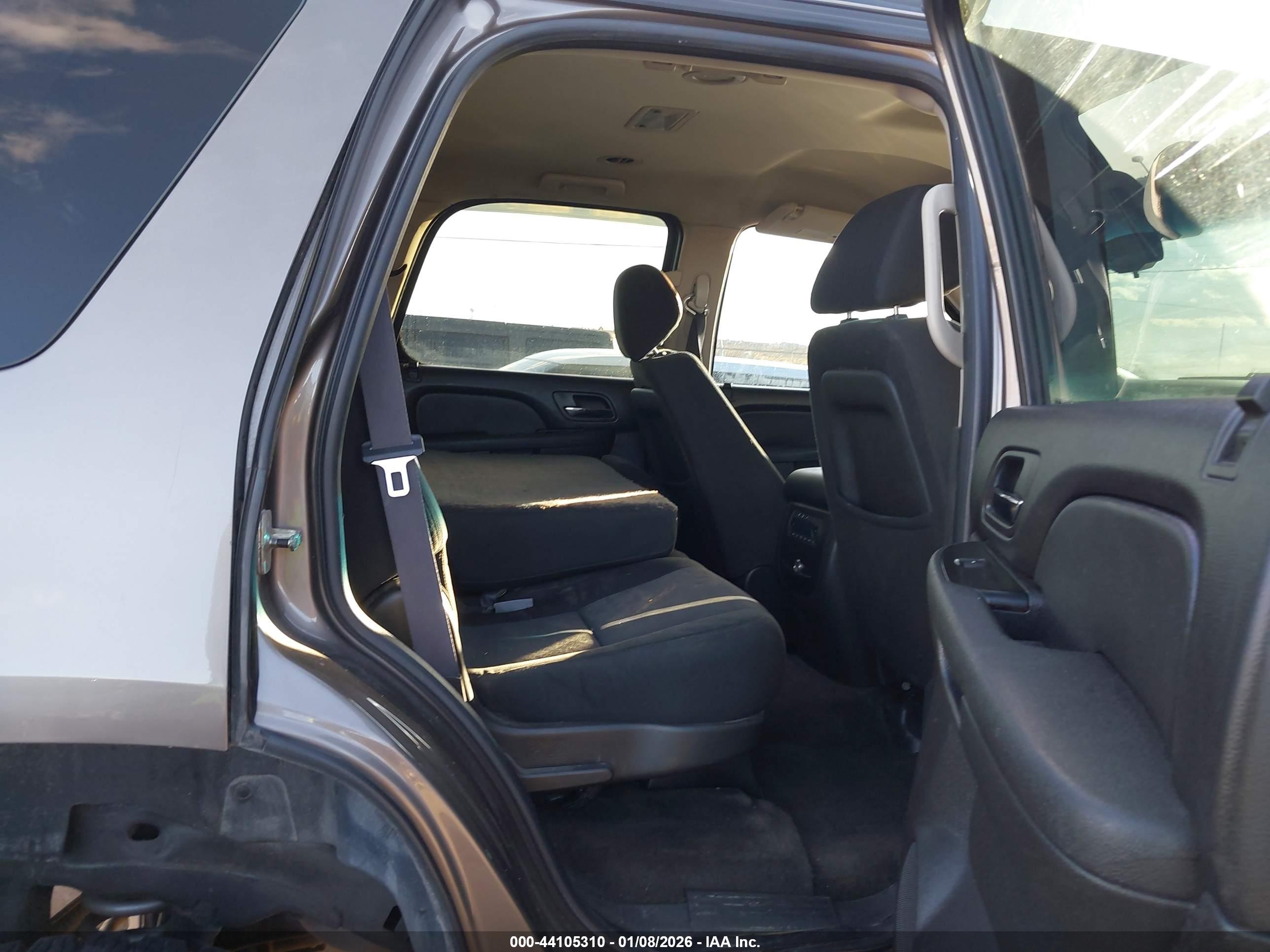 CHEVROLET TAHOE image 8