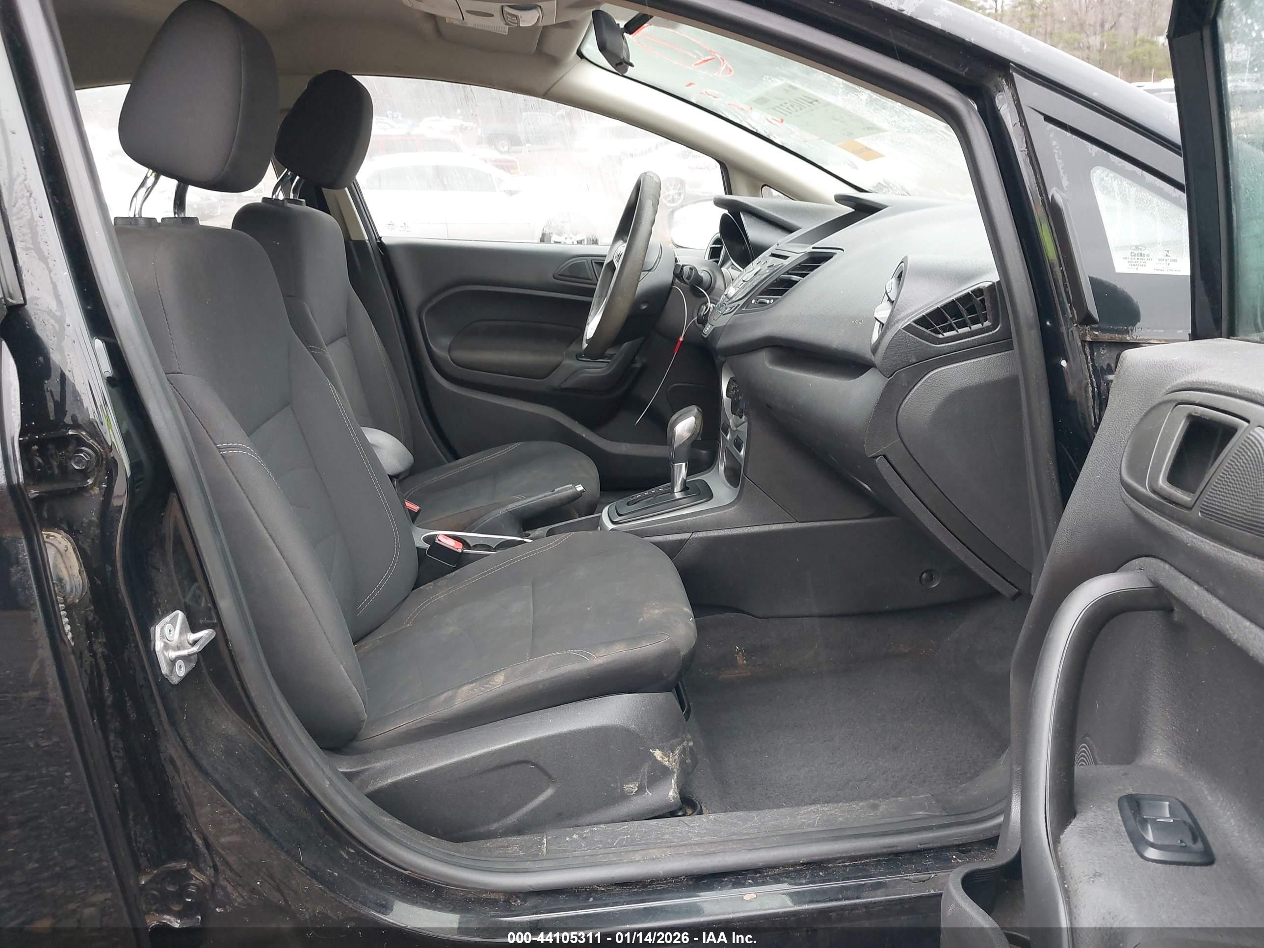 FORD FIESTA image 5