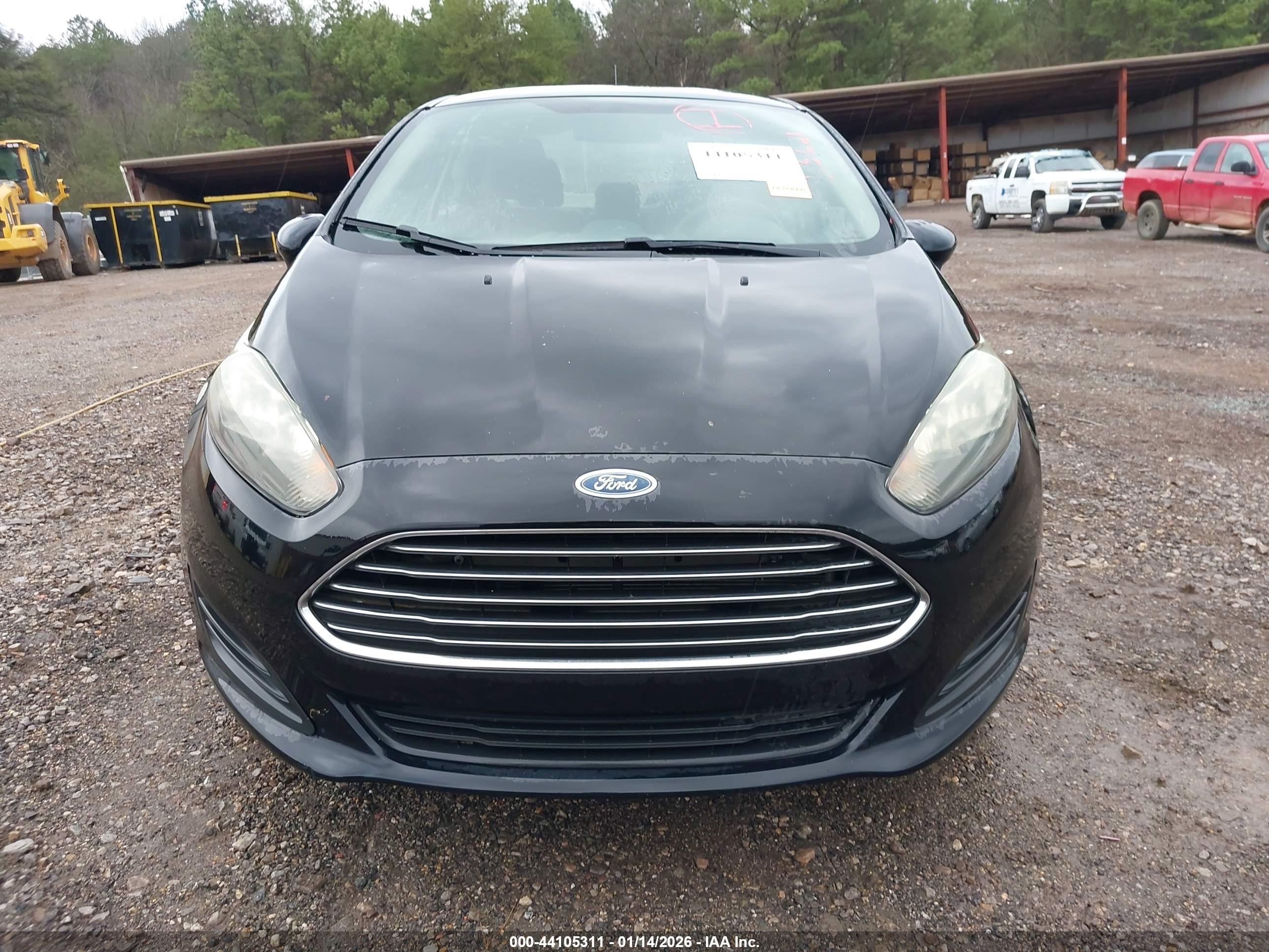 FORD FIESTA image 6