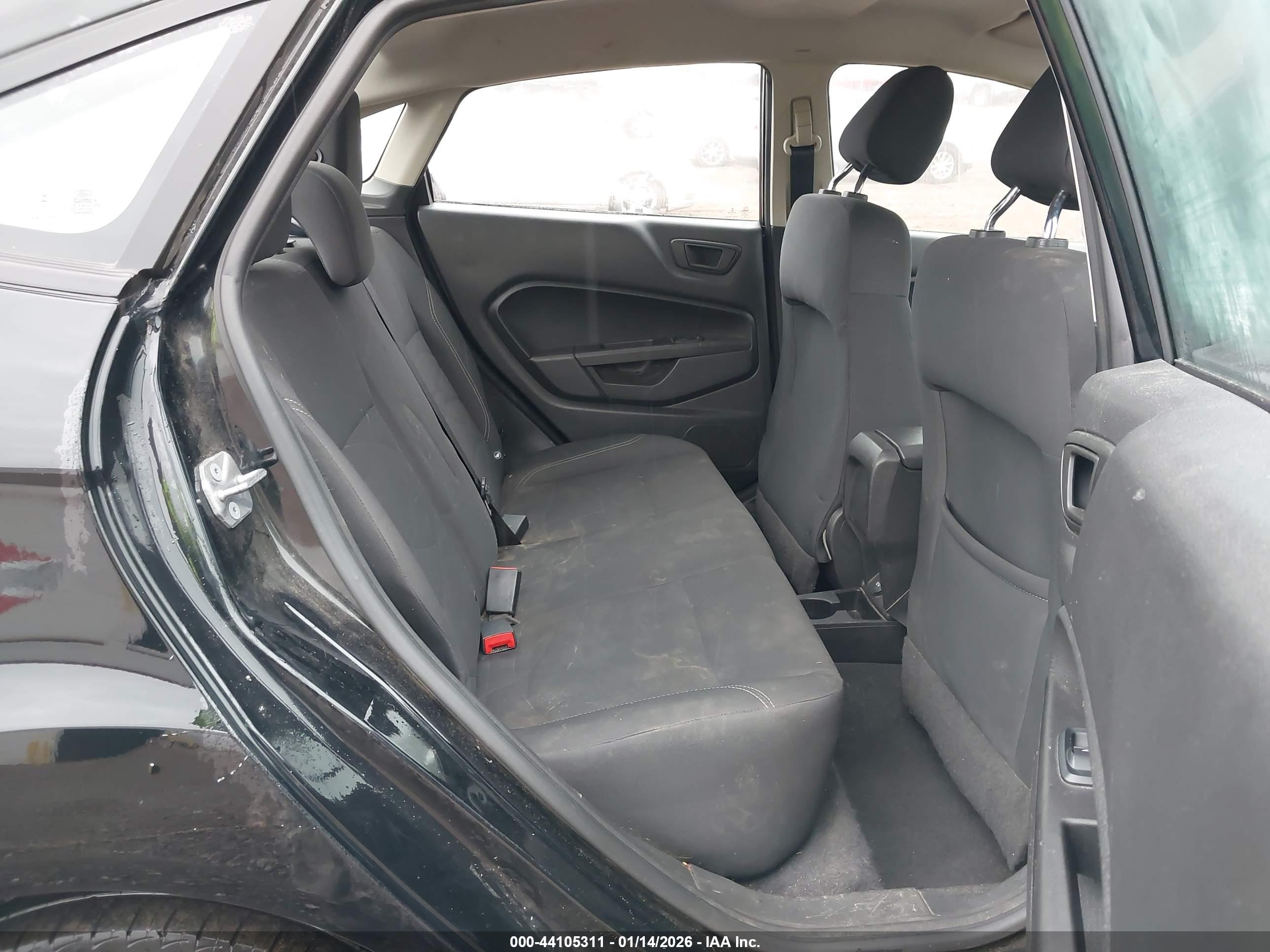 FORD FIESTA image 8