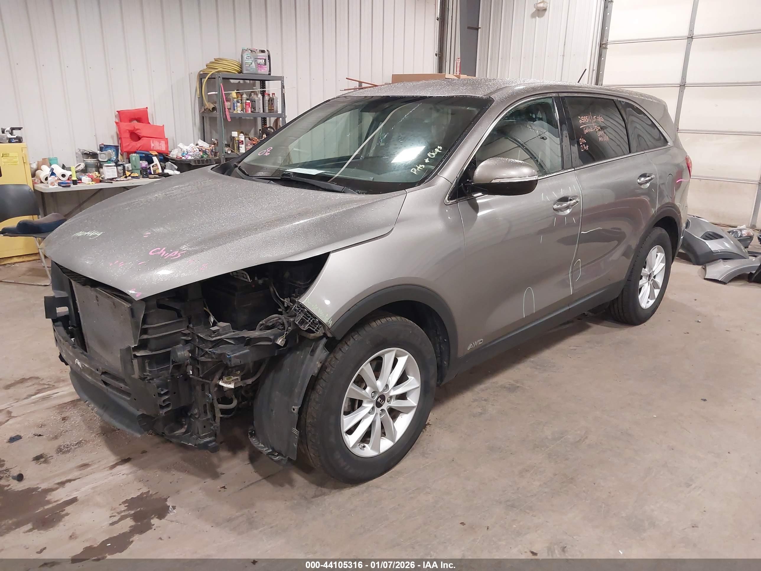 KIA SORENTO image 2
