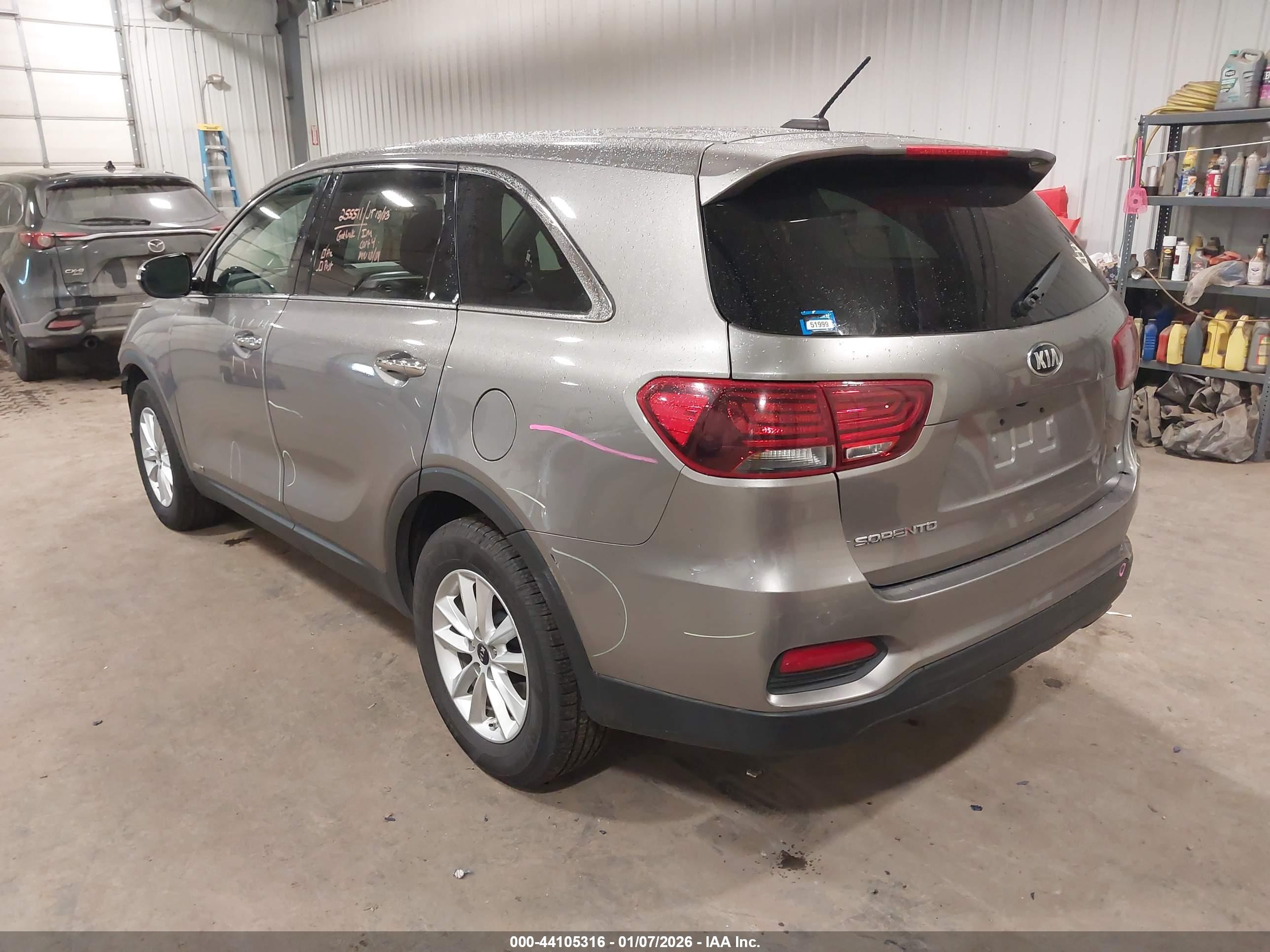 KIA SORENTO image 3