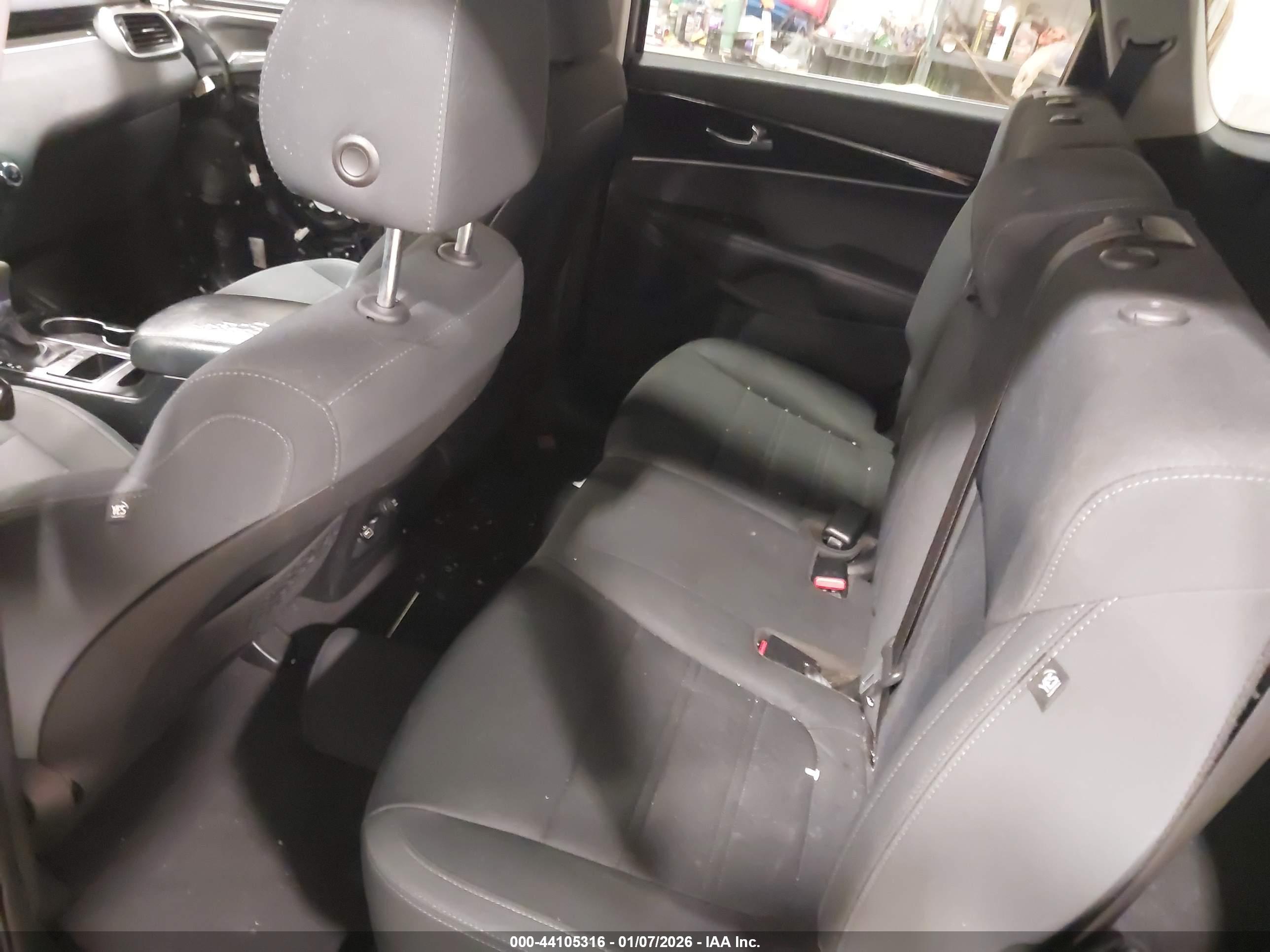 KIA SORENTO image 8