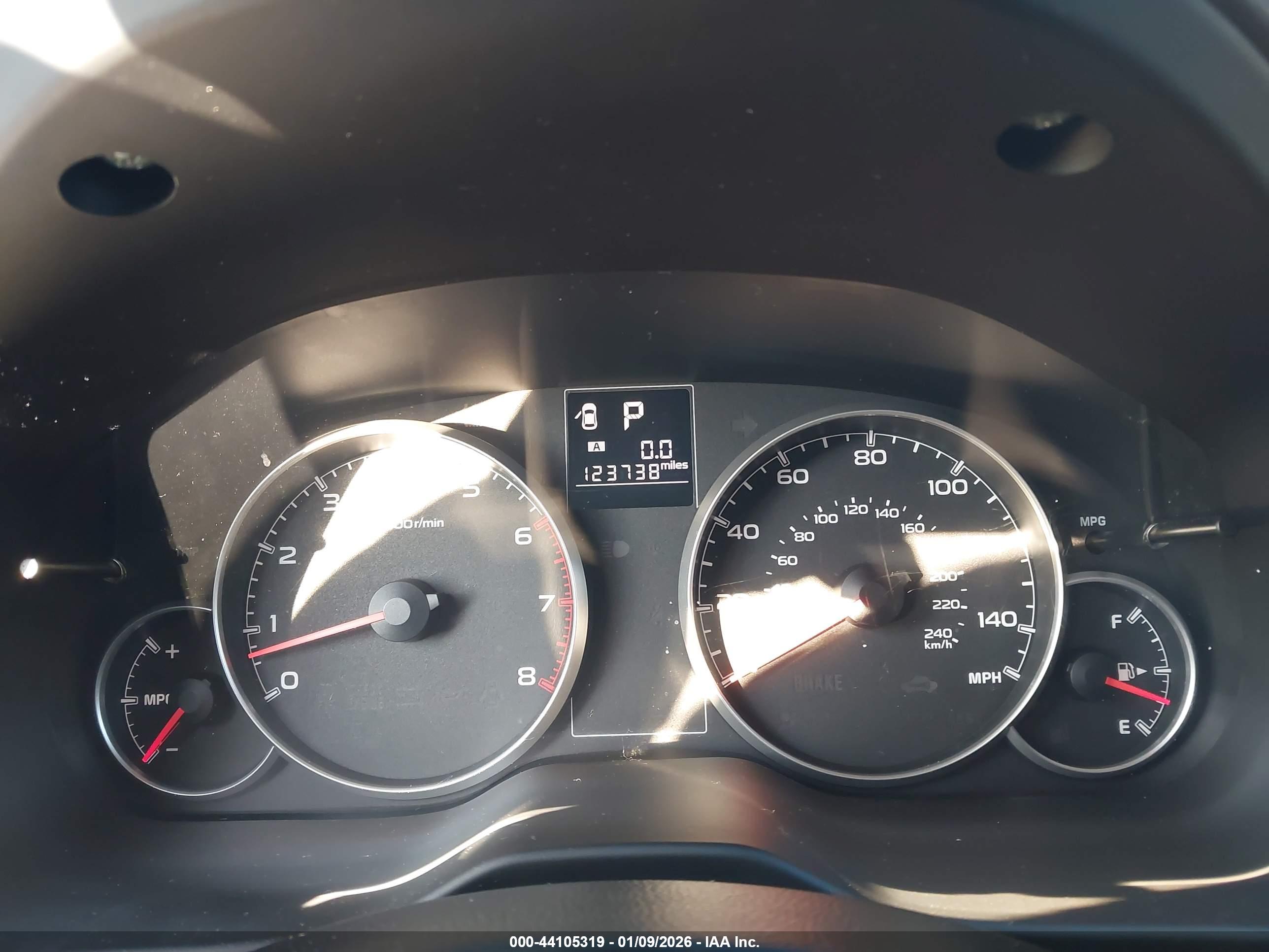 SUBARU OUTBACK image 7