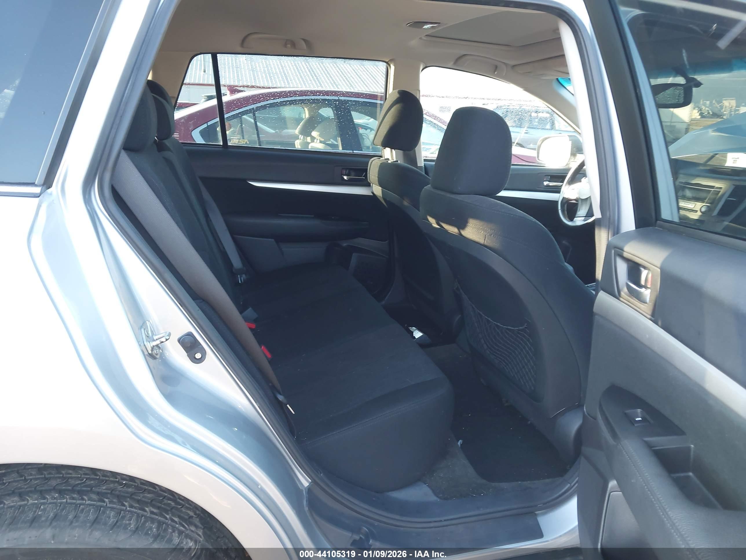 SUBARU OUTBACK image 8