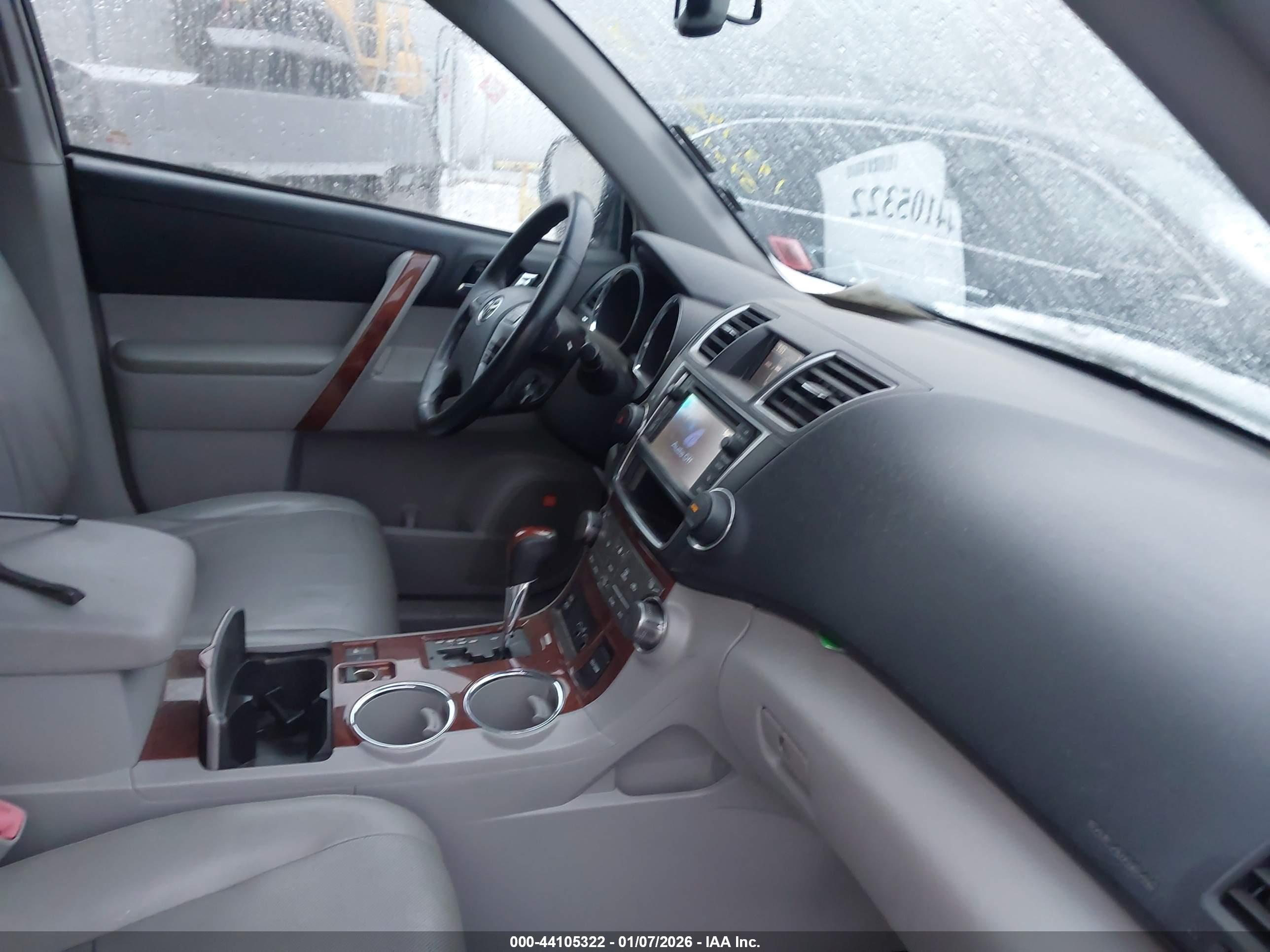 TOYOTA HIGHLANDER image 5