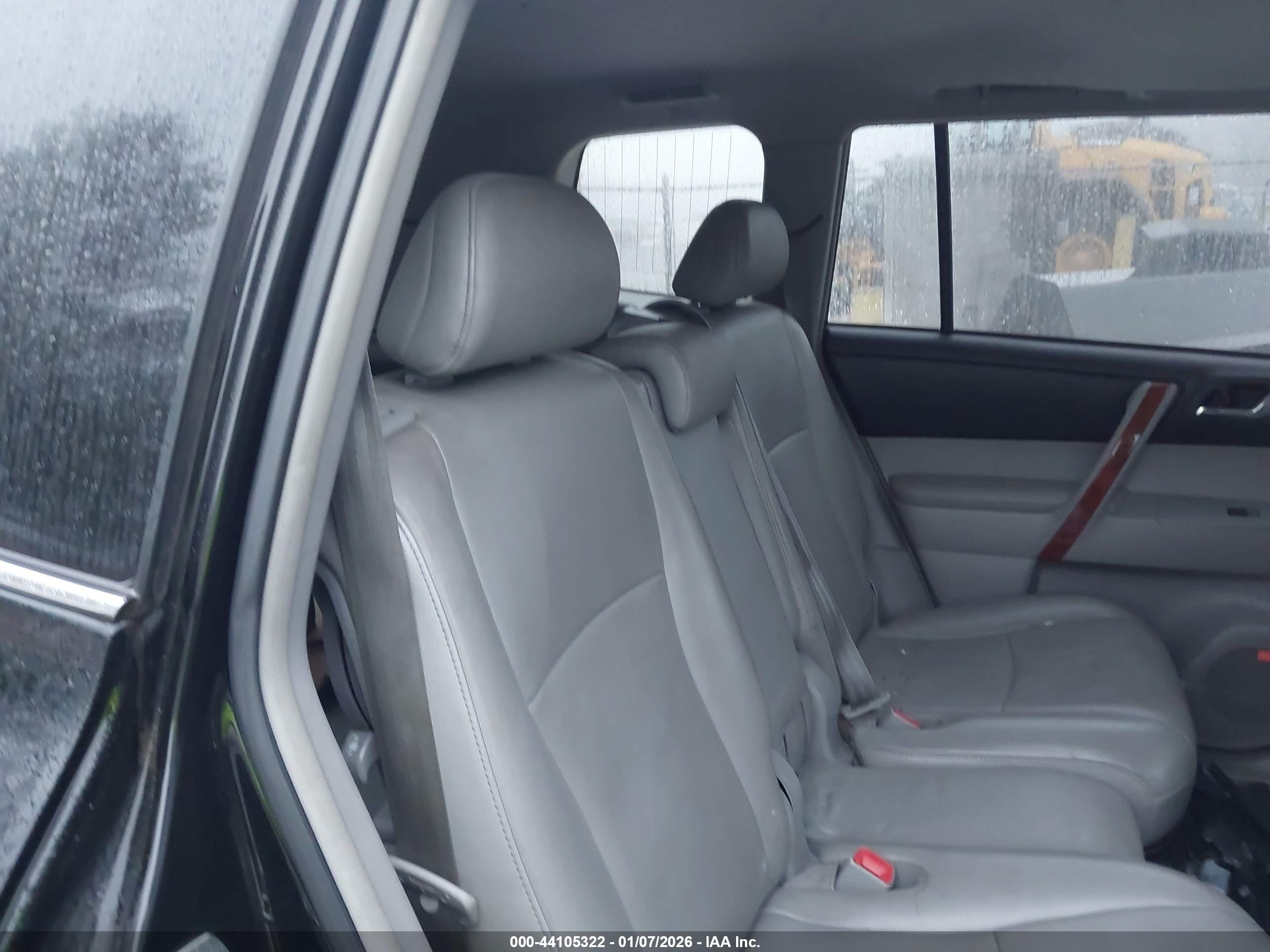 TOYOTA HIGHLANDER image 8