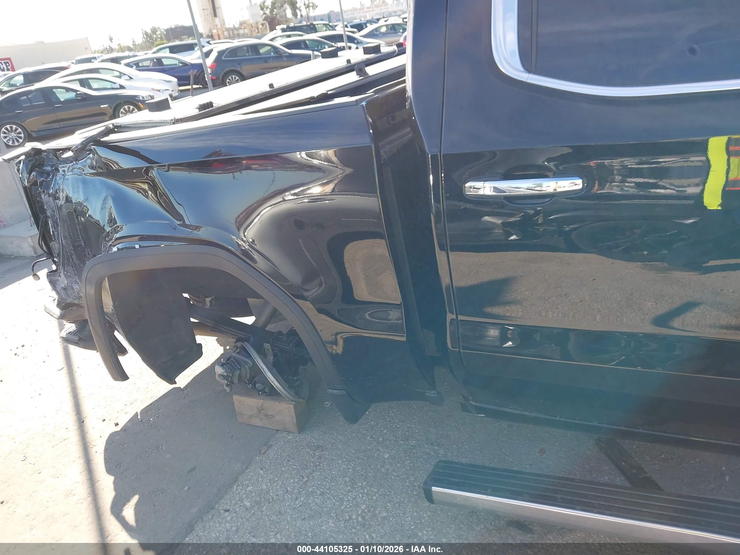 GMC SIERRA image 6
