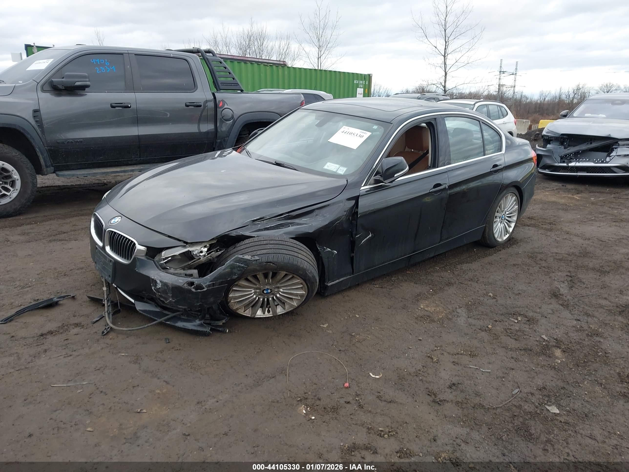 BMW 328I image 2