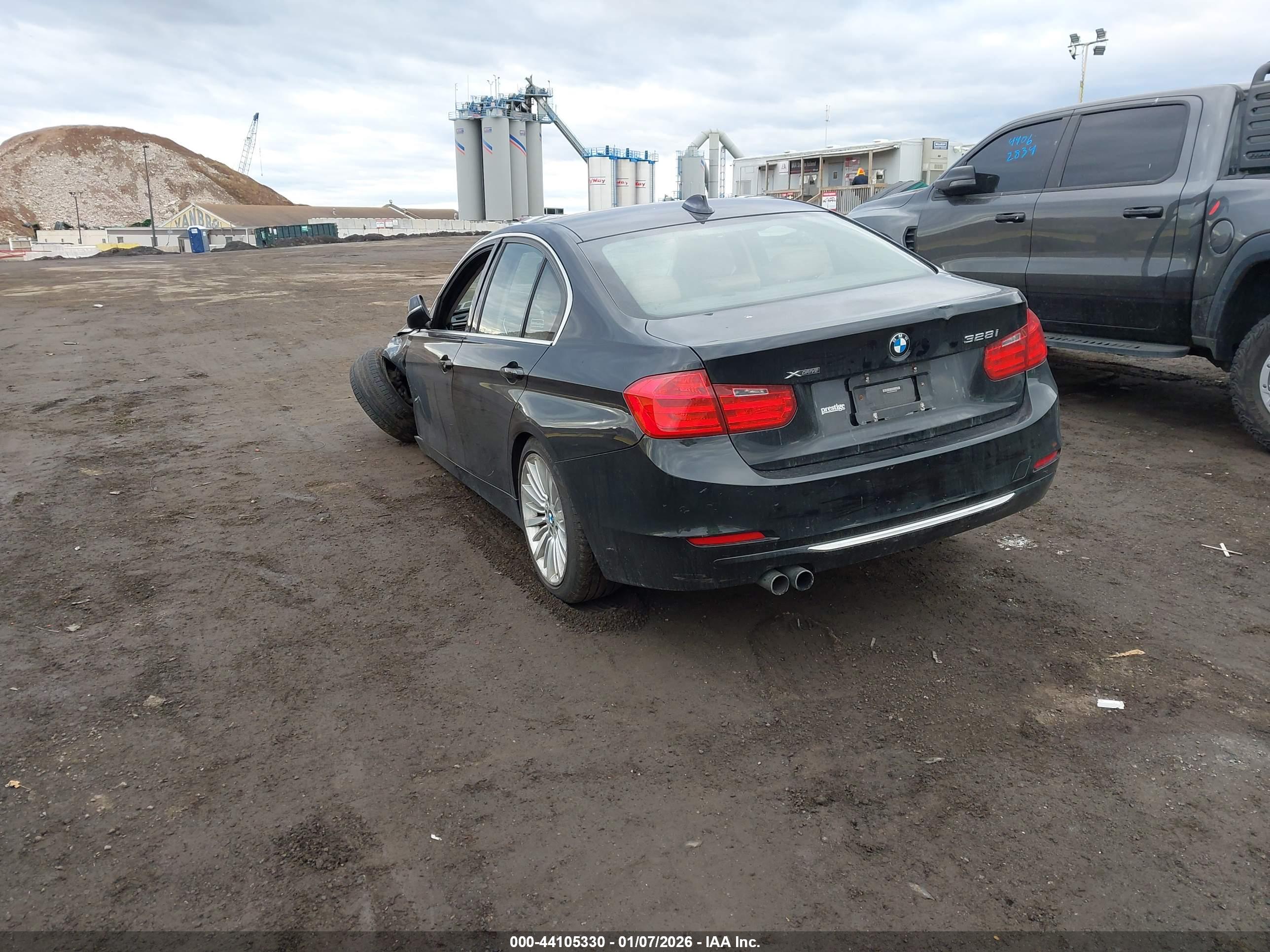 BMW 328I image 3