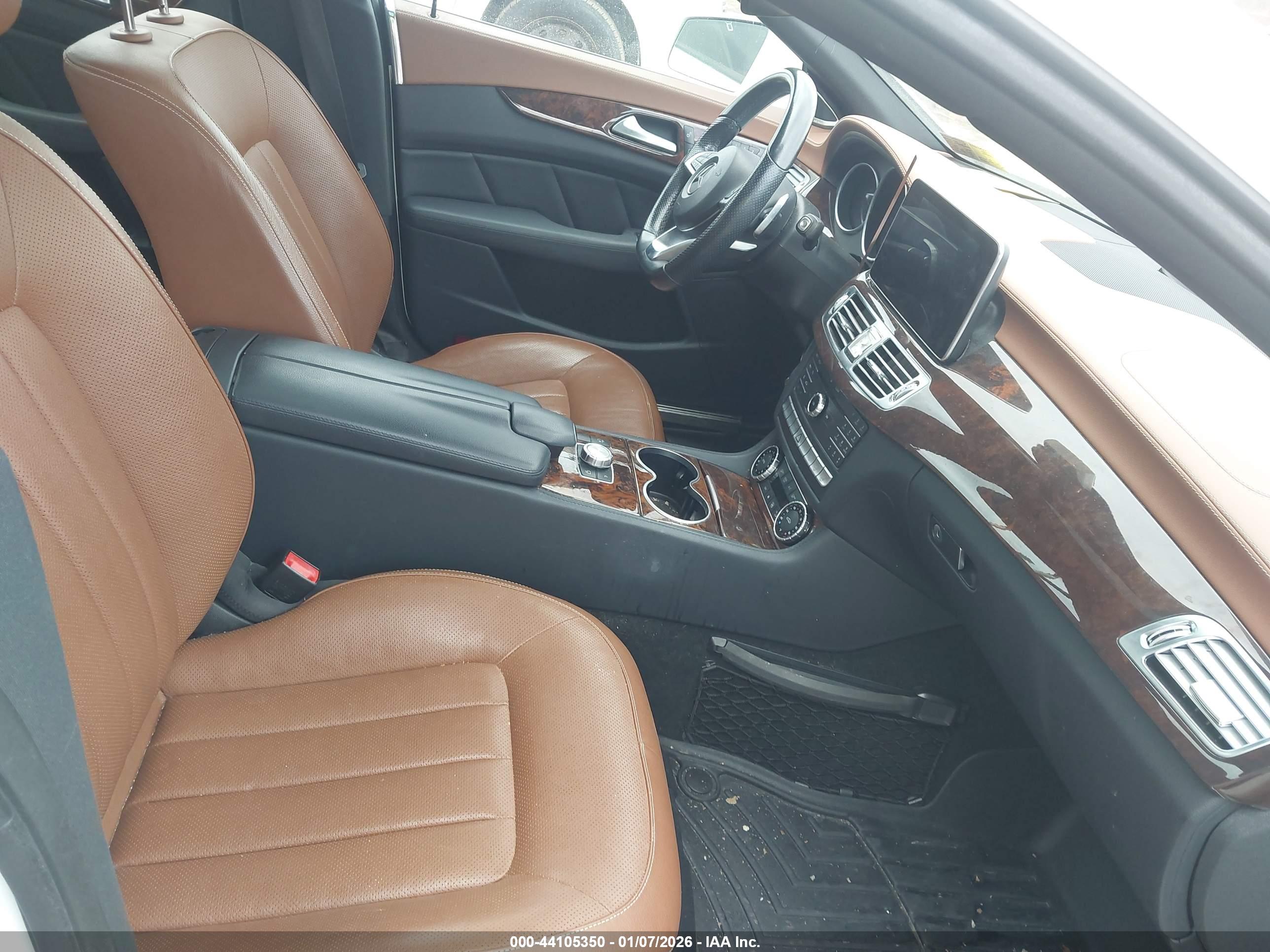 MERCEDES-BENZ CLS image 5