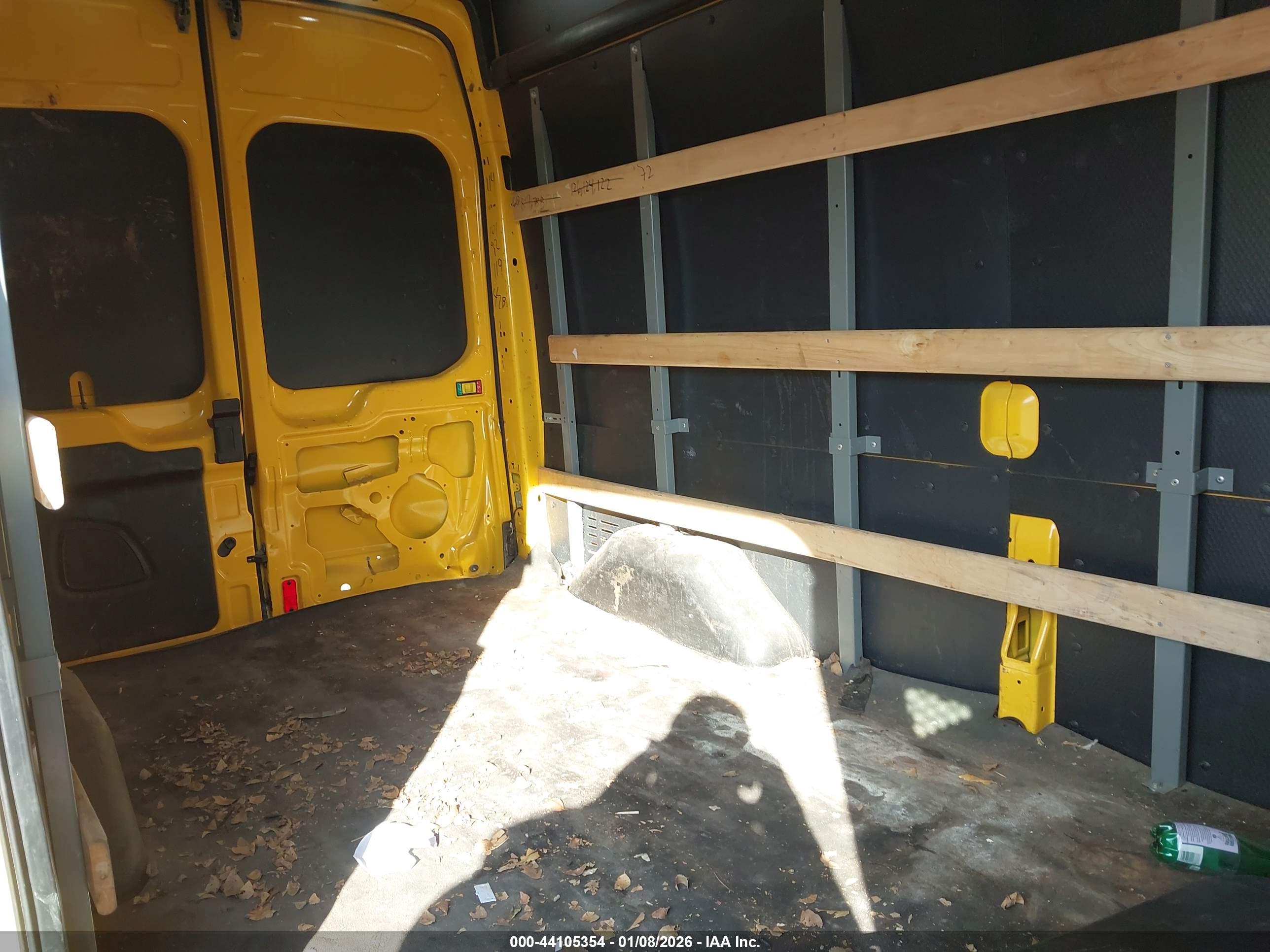 FORD TRANSIT-250 image 8