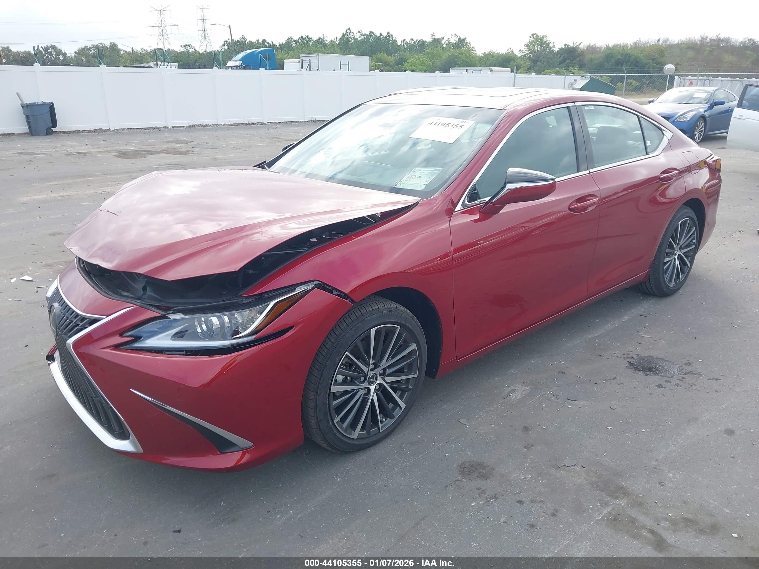 LEXUS ES image 2