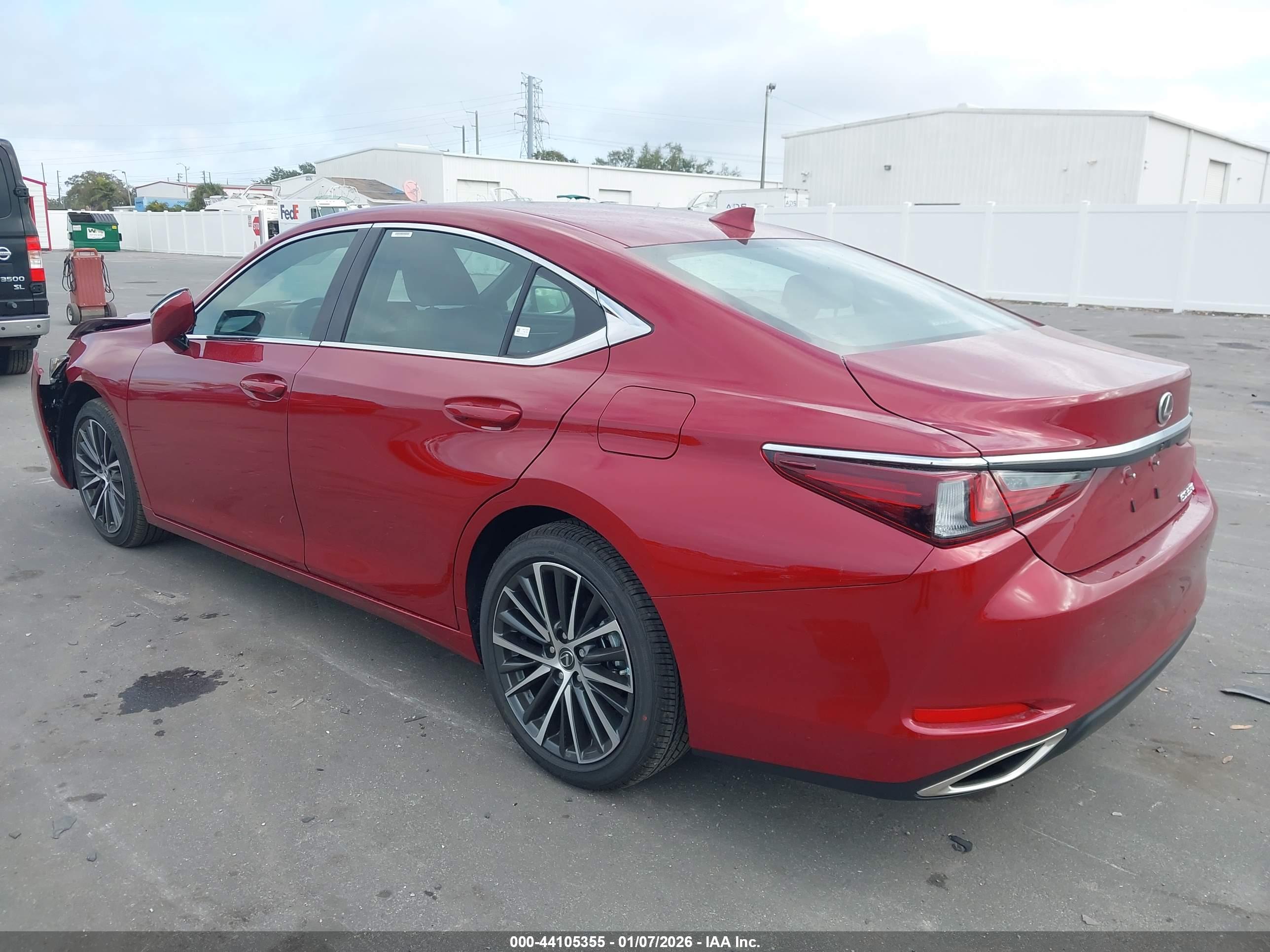 LEXUS ES image 3
