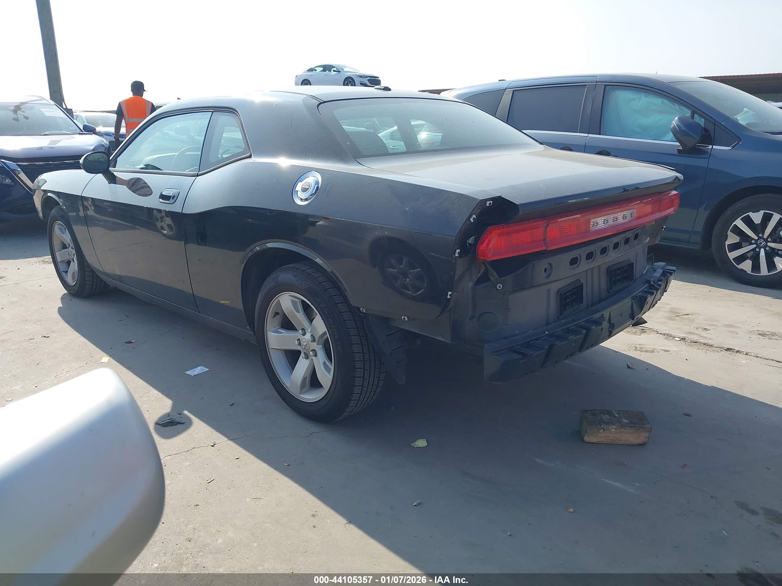 DODGE CHALLENGER image 3