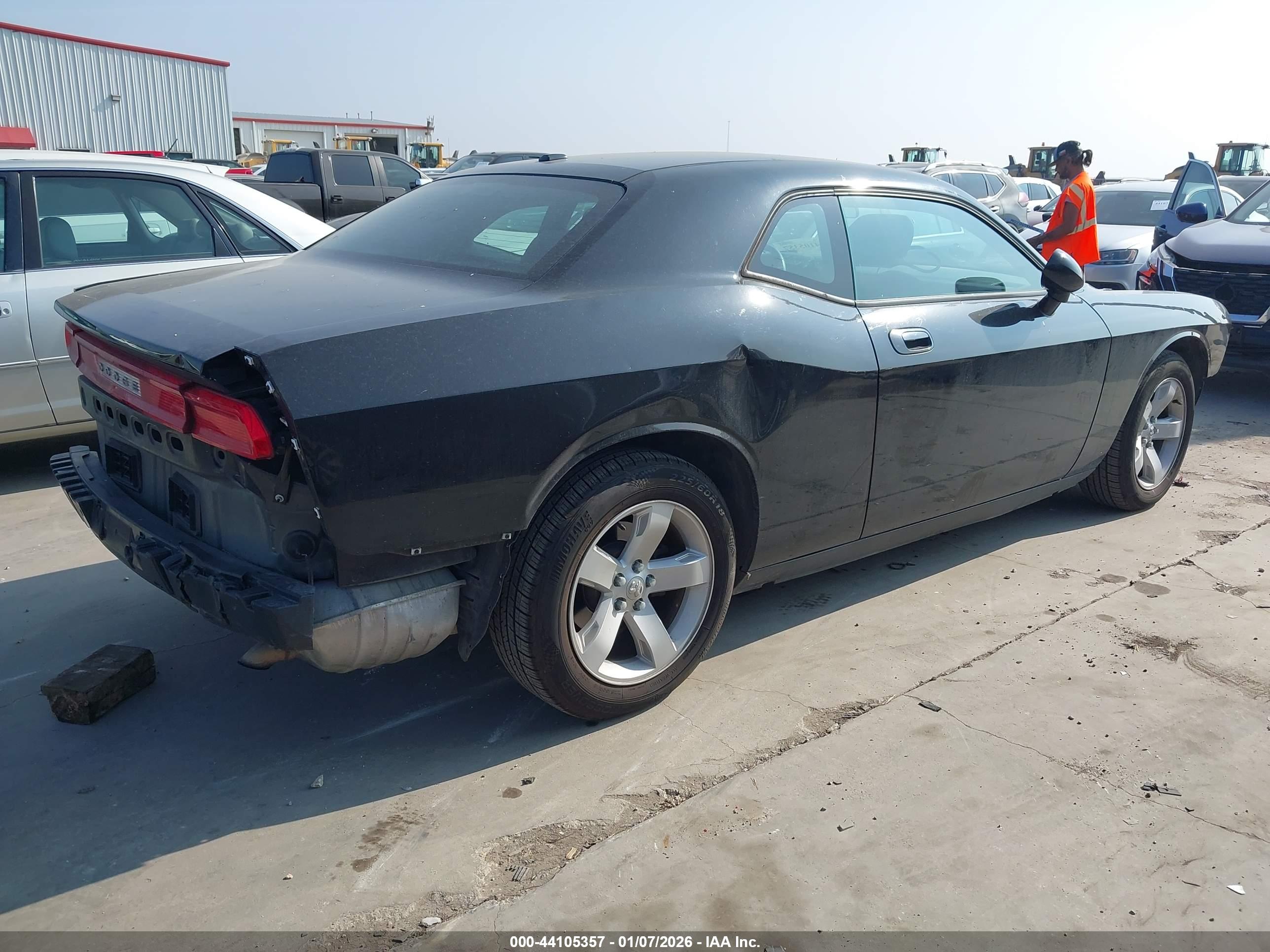 DODGE CHALLENGER image 4