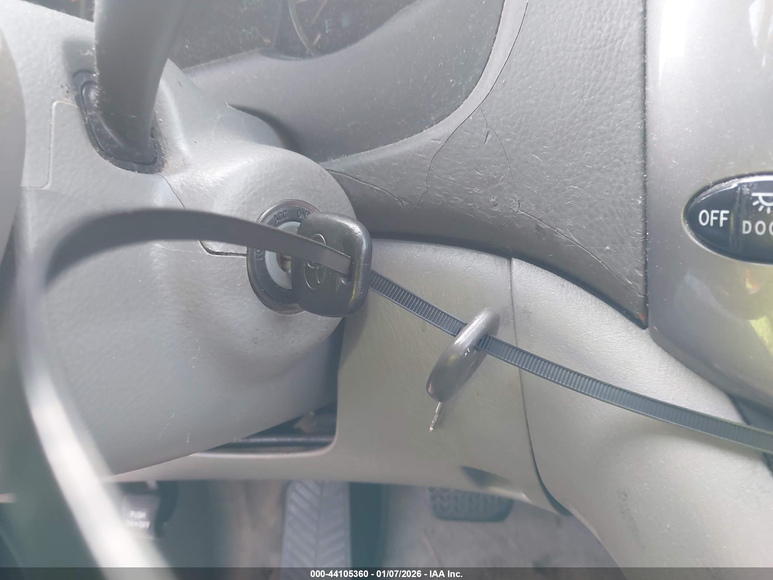 TOYOTA SIENNA image 11