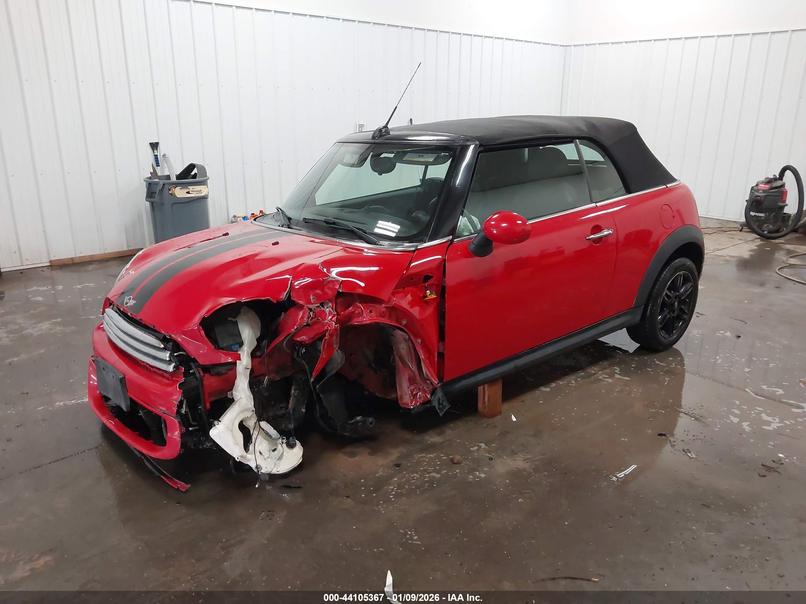 MINI CONVERTIBLE image 2