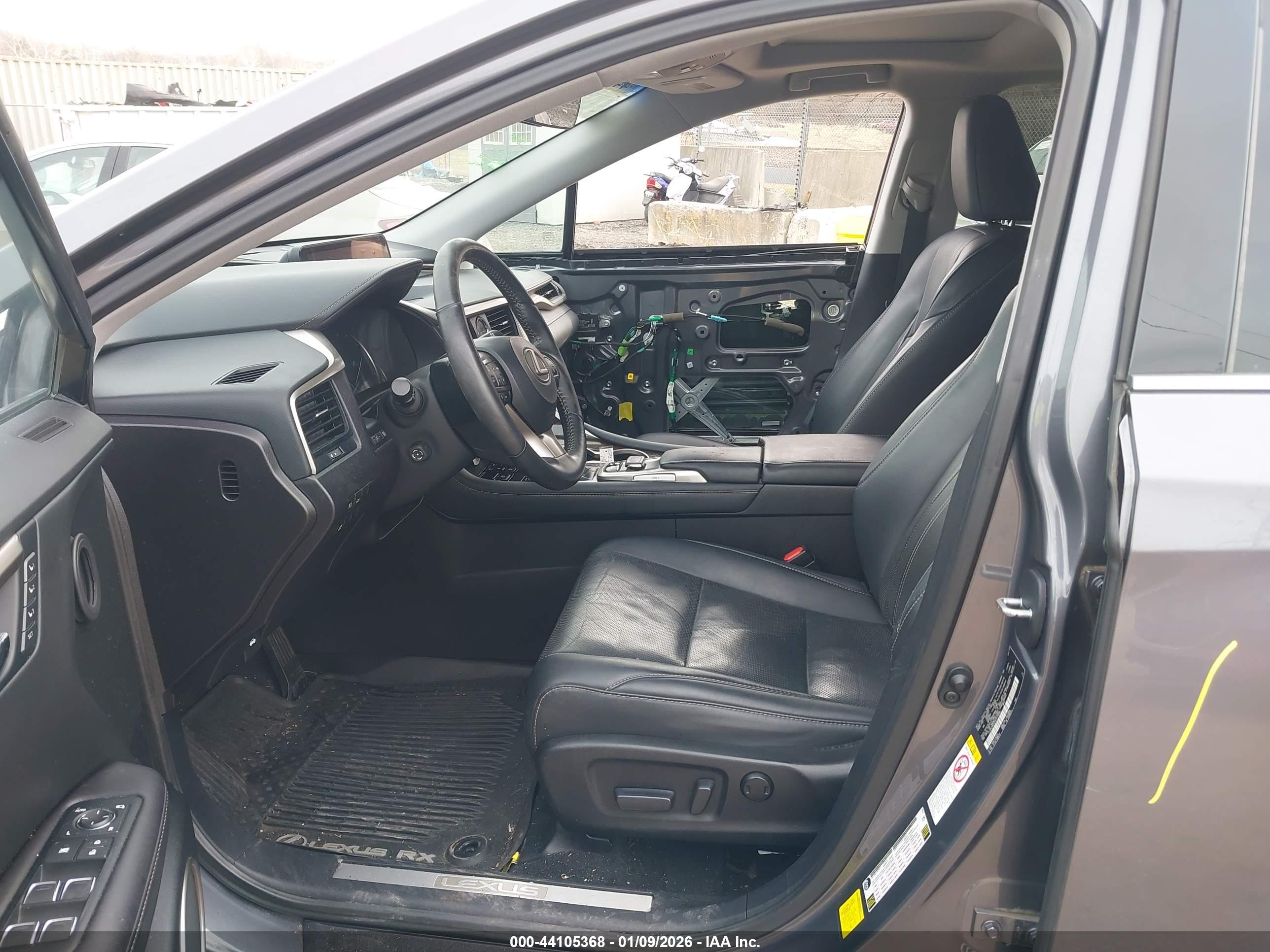 LEXUS RX image 5