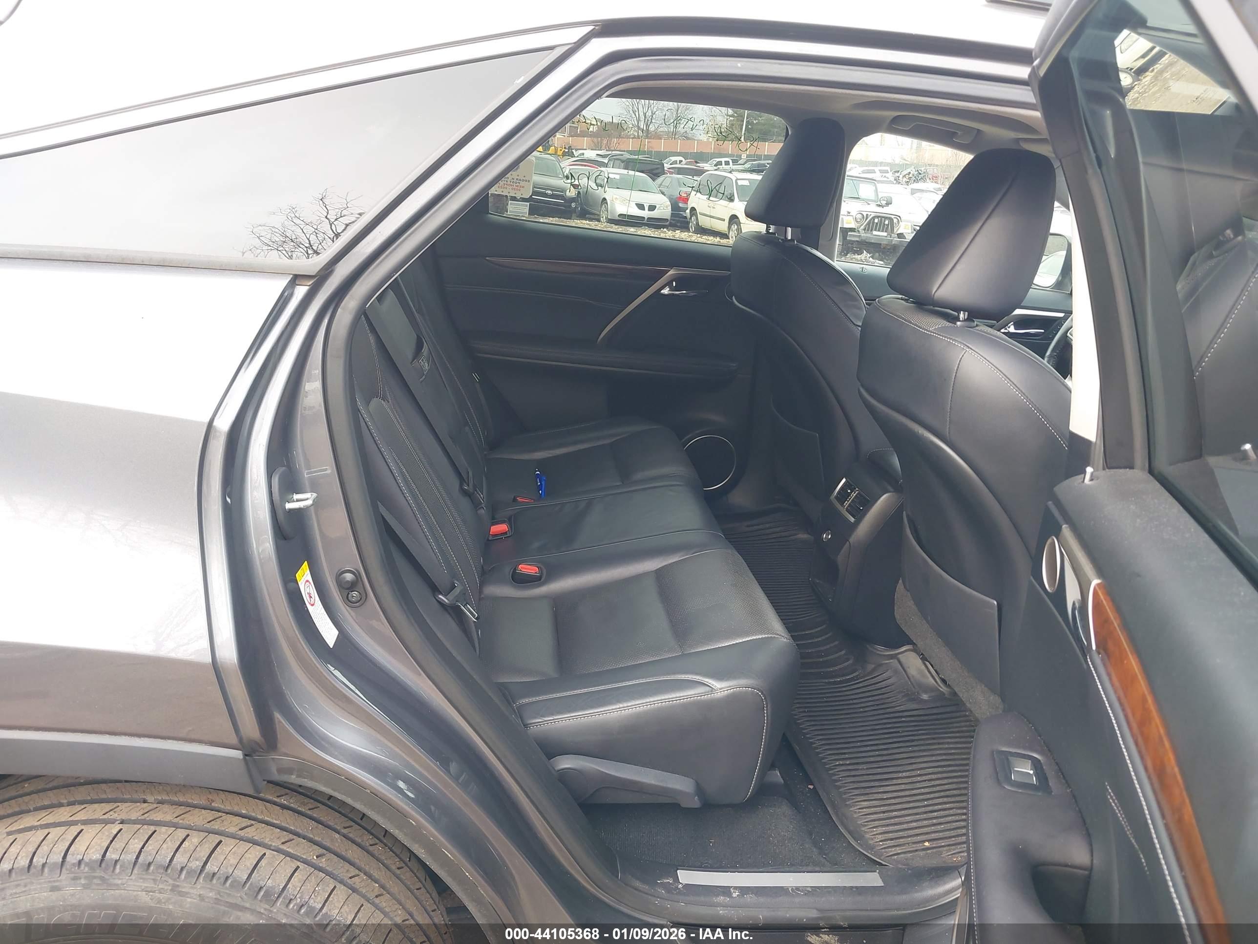 LEXUS RX image 8