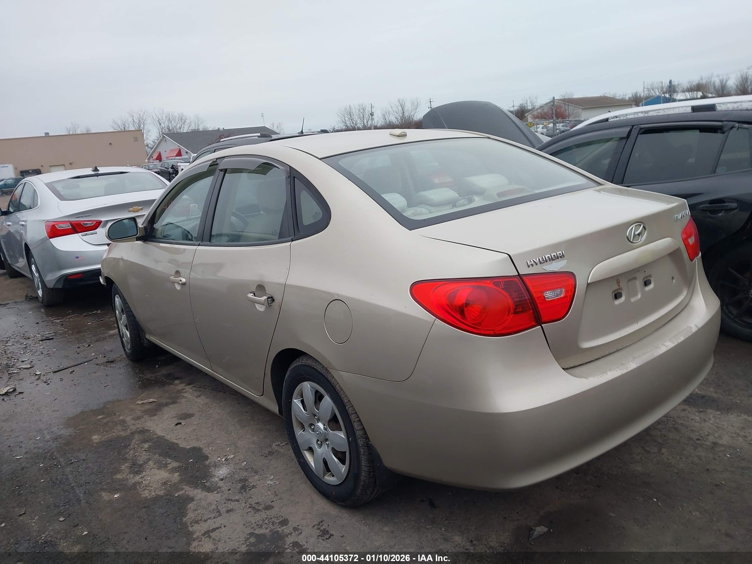 HYUNDAI ELANTRA image 3