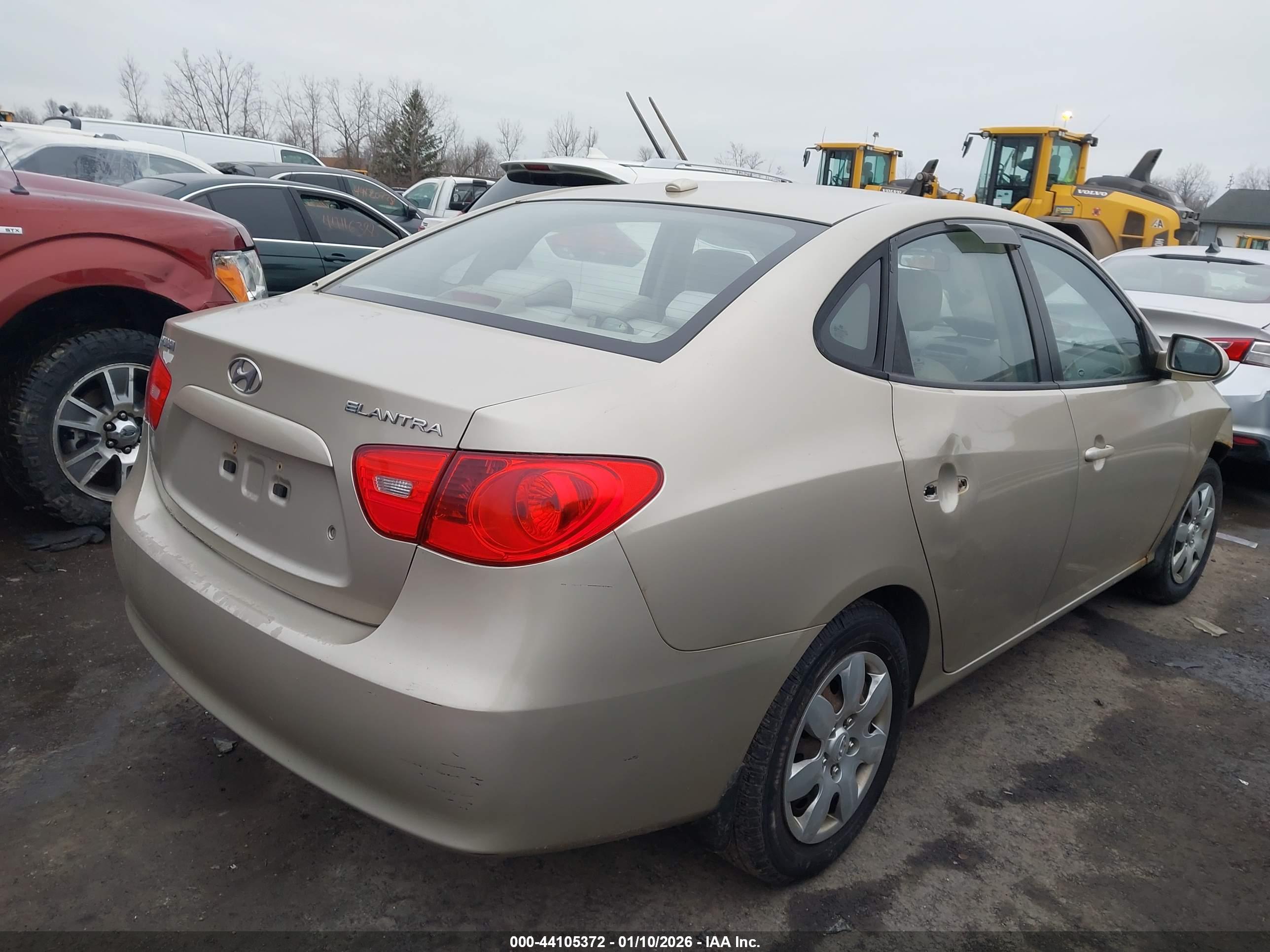 HYUNDAI ELANTRA image 4
