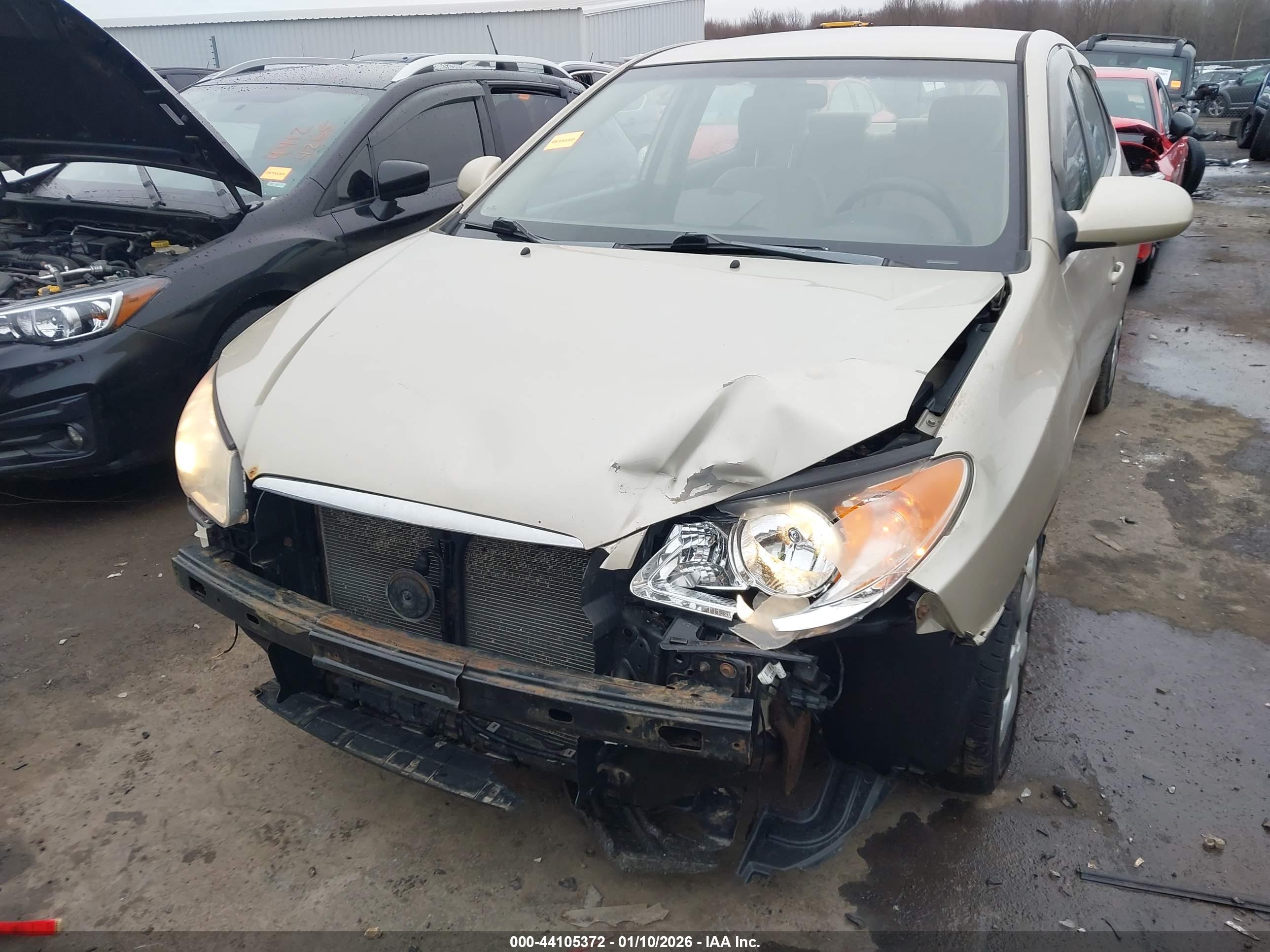 HYUNDAI ELANTRA image 6