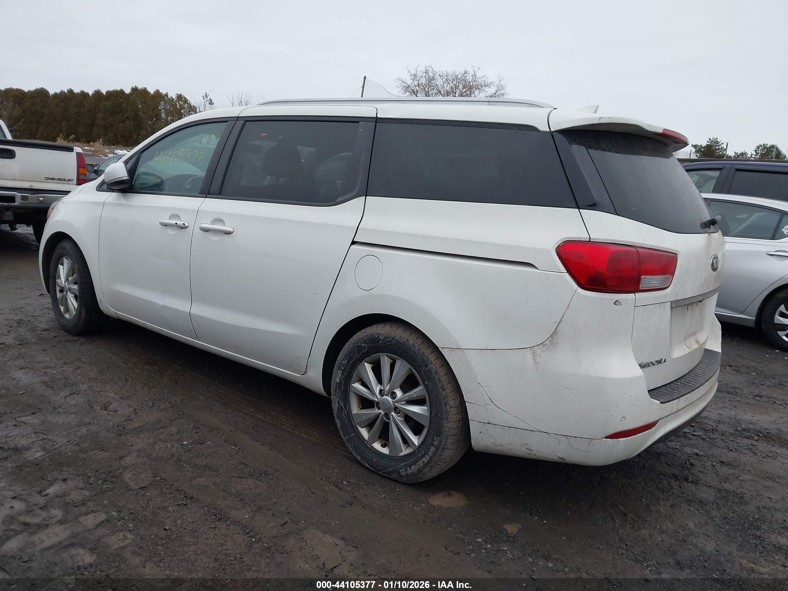 KIA SEDONA image 3