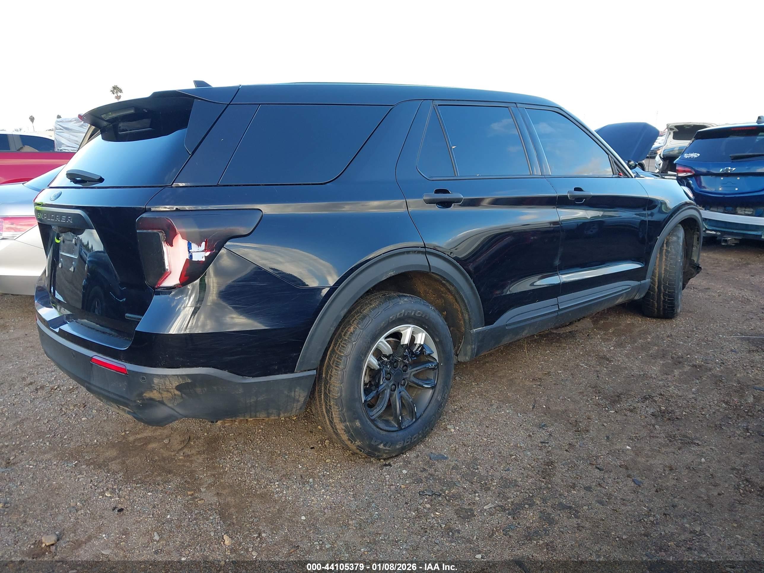 FORD EXPLORER image 4