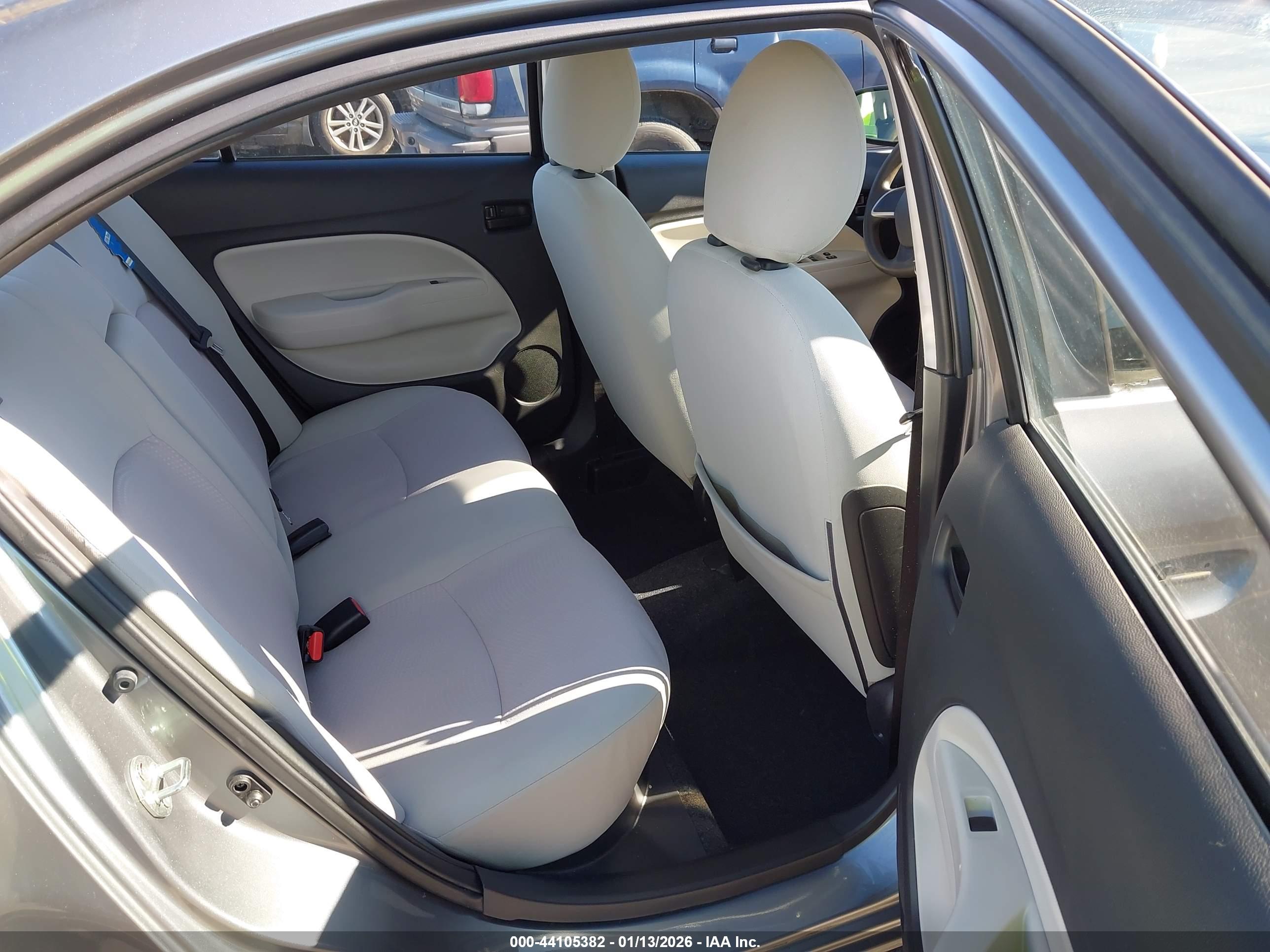 MITSUBISHI MIRAGE image 8
