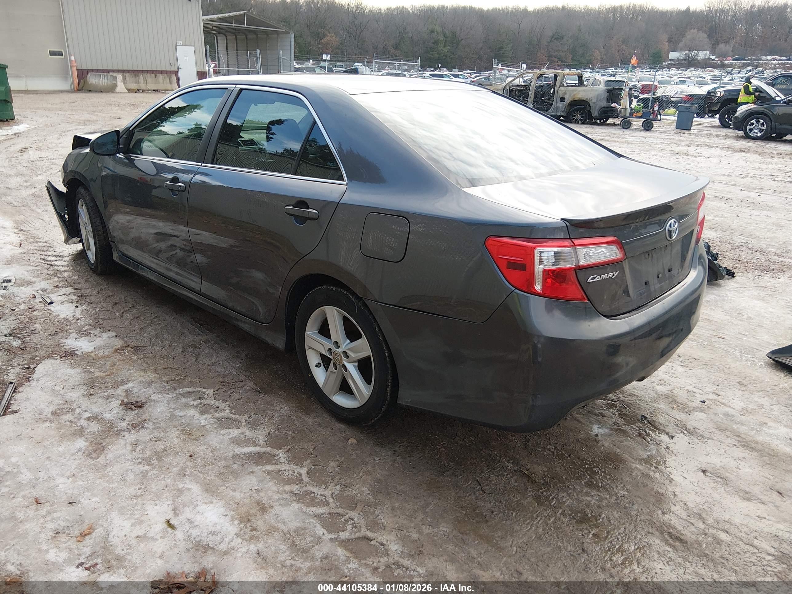 TOYOTA CAMRY image 3