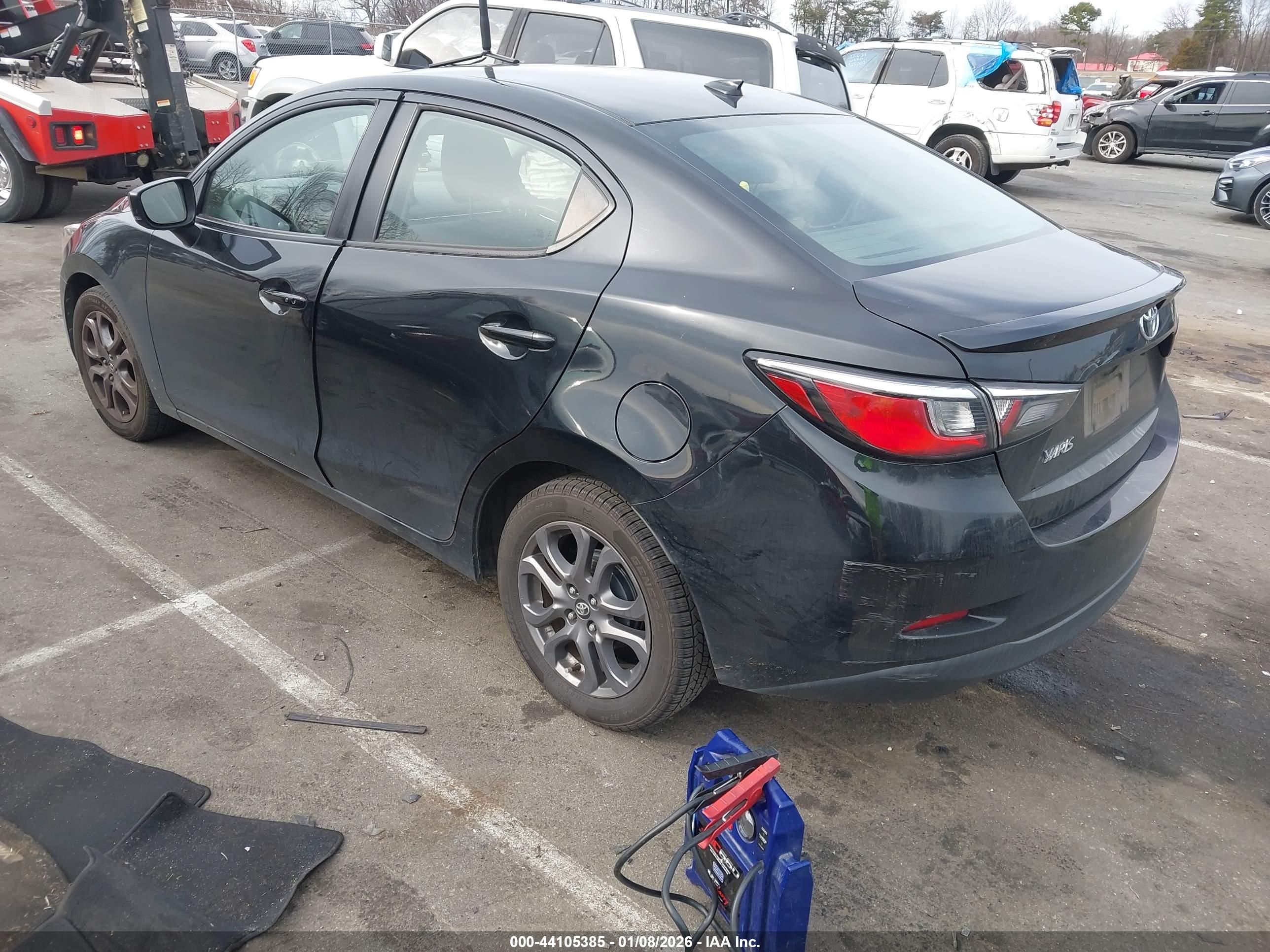 TOYOTA YARIS image 3