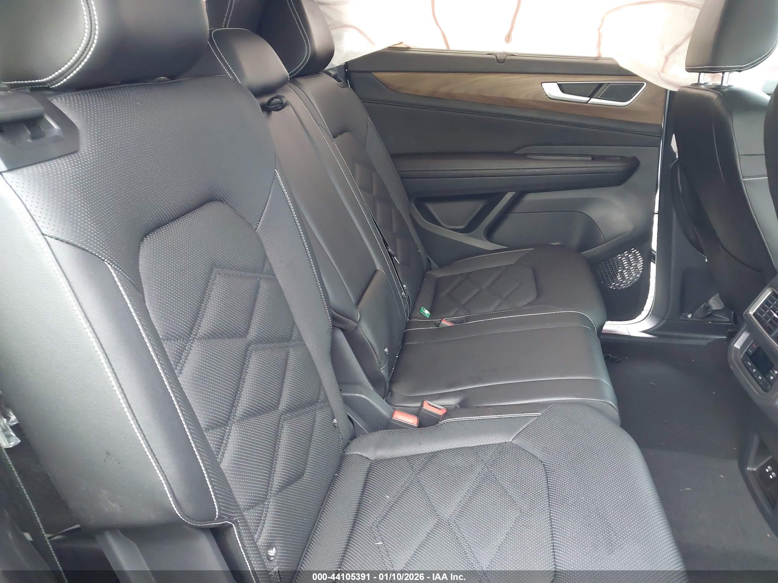 VOLKSWAGEN ATLAS image 8