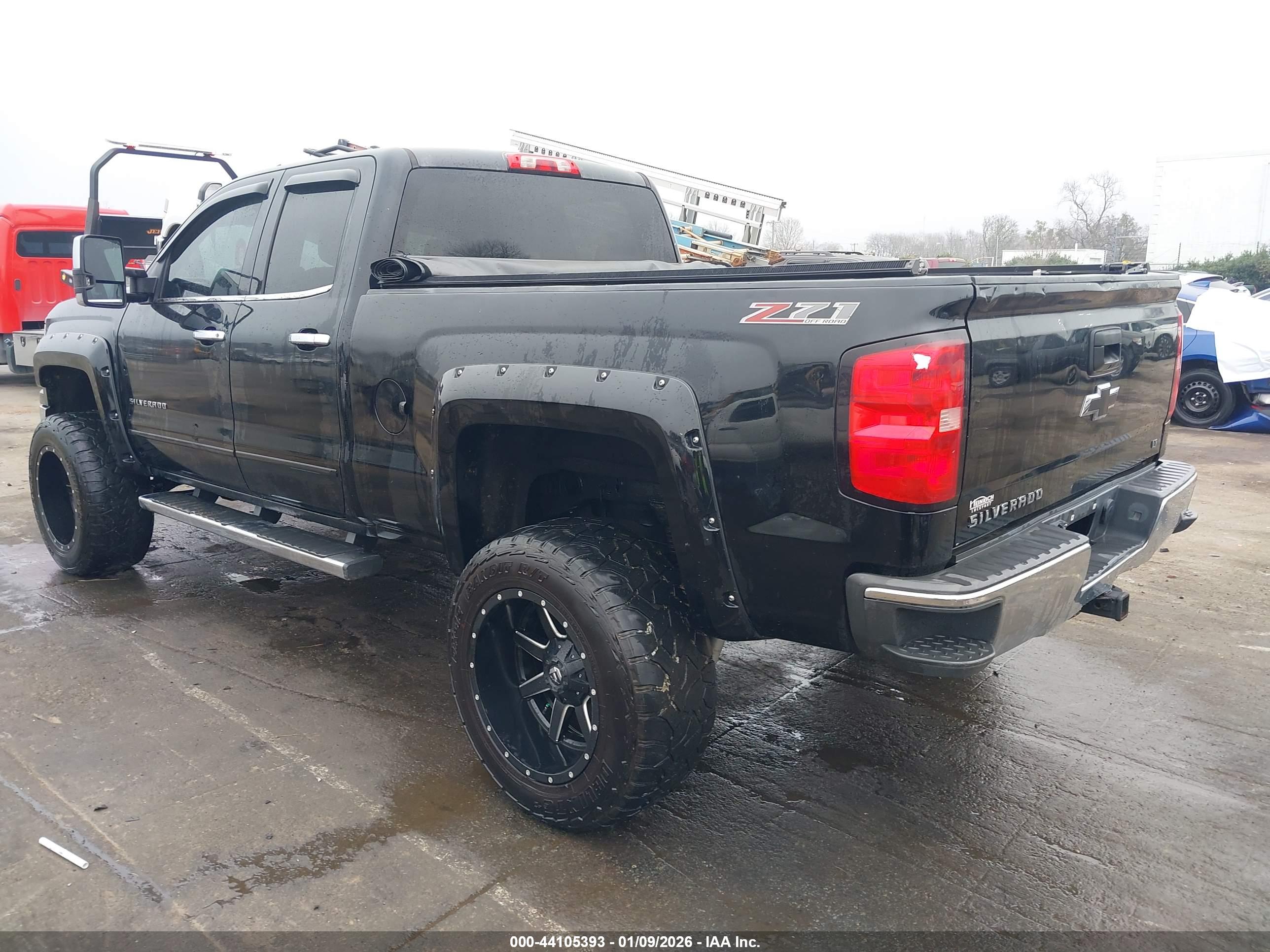CHEVROLET SILVERADO image 3