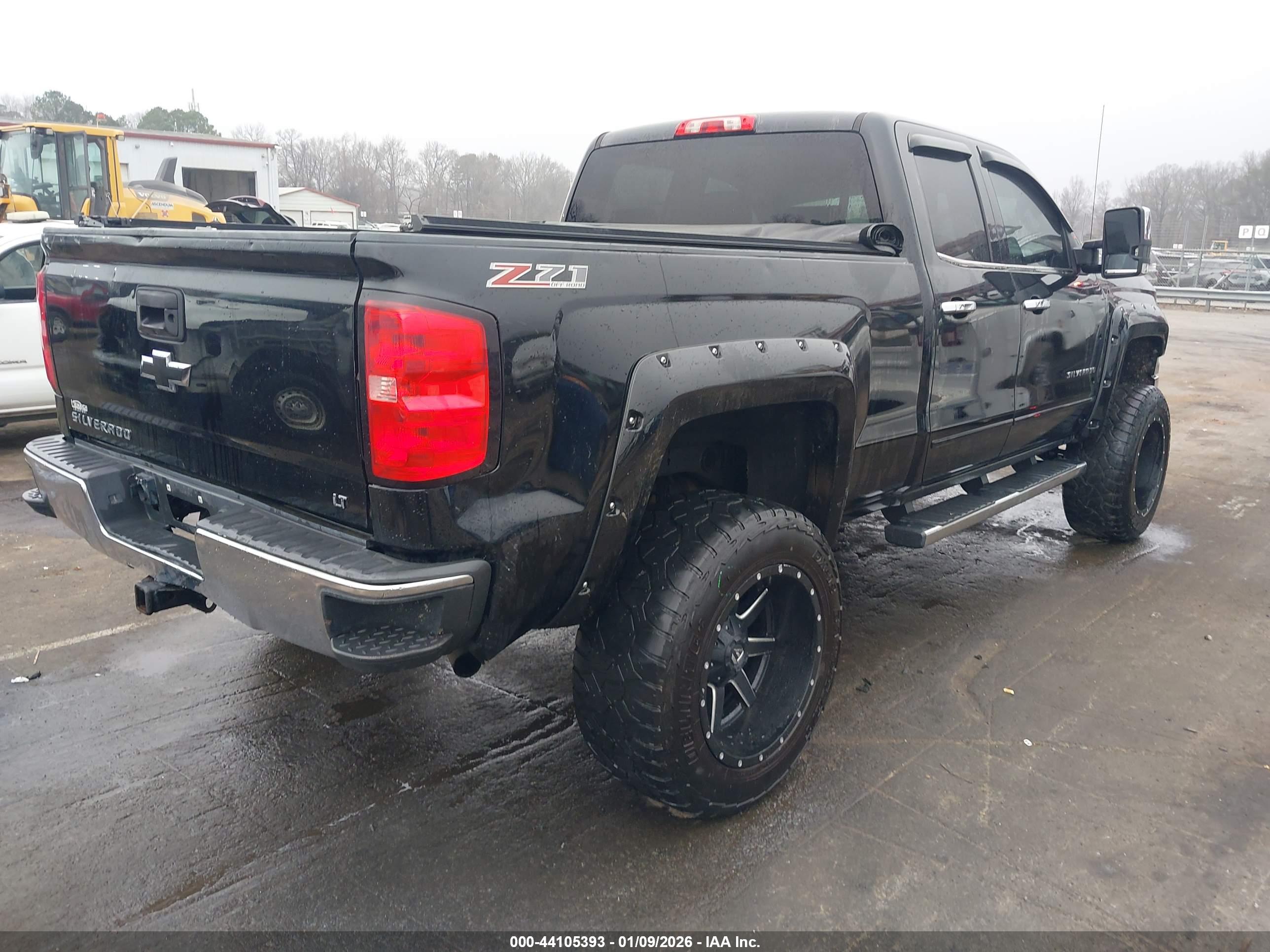 CHEVROLET SILVERADO image 4