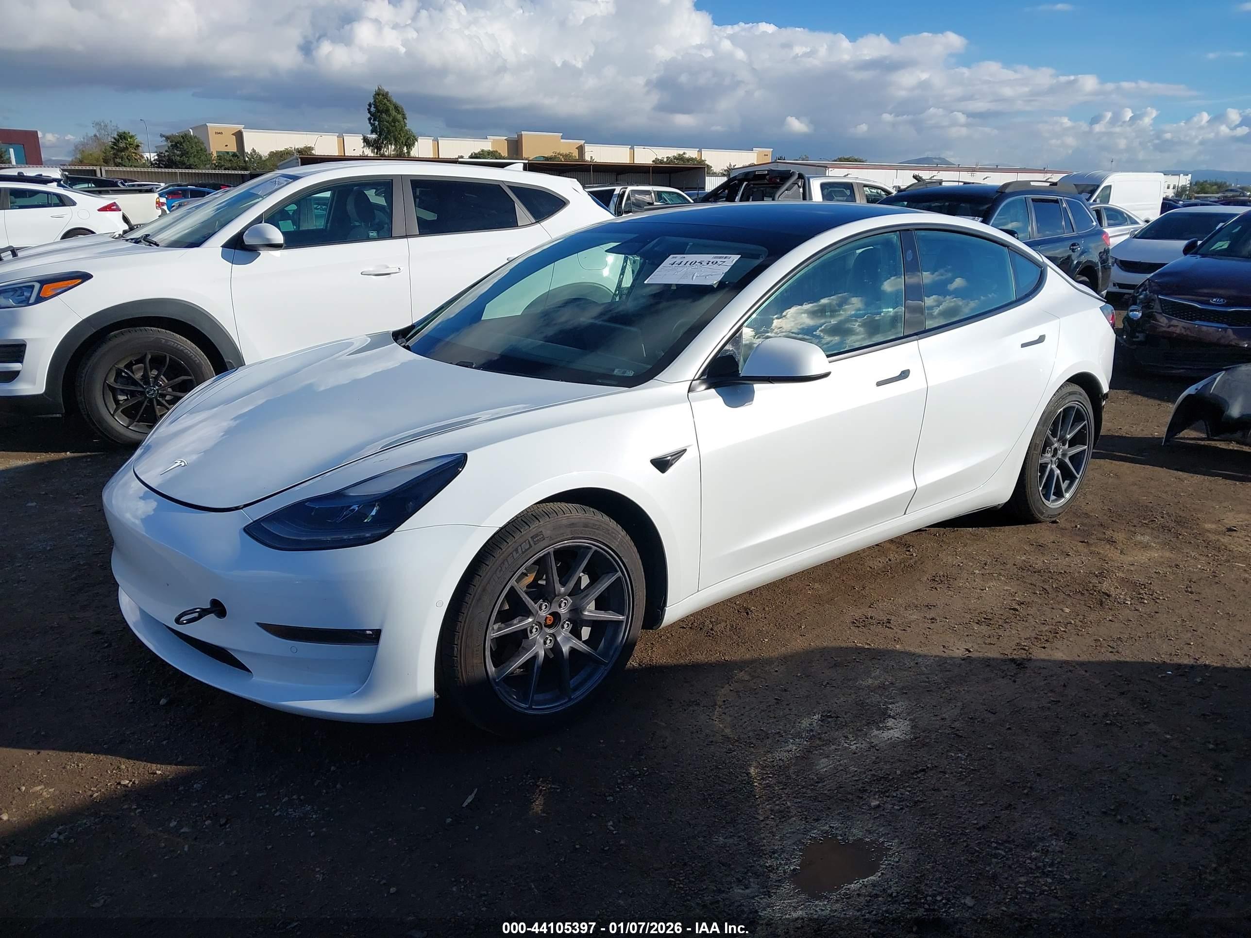 TESLA MODEL image 2