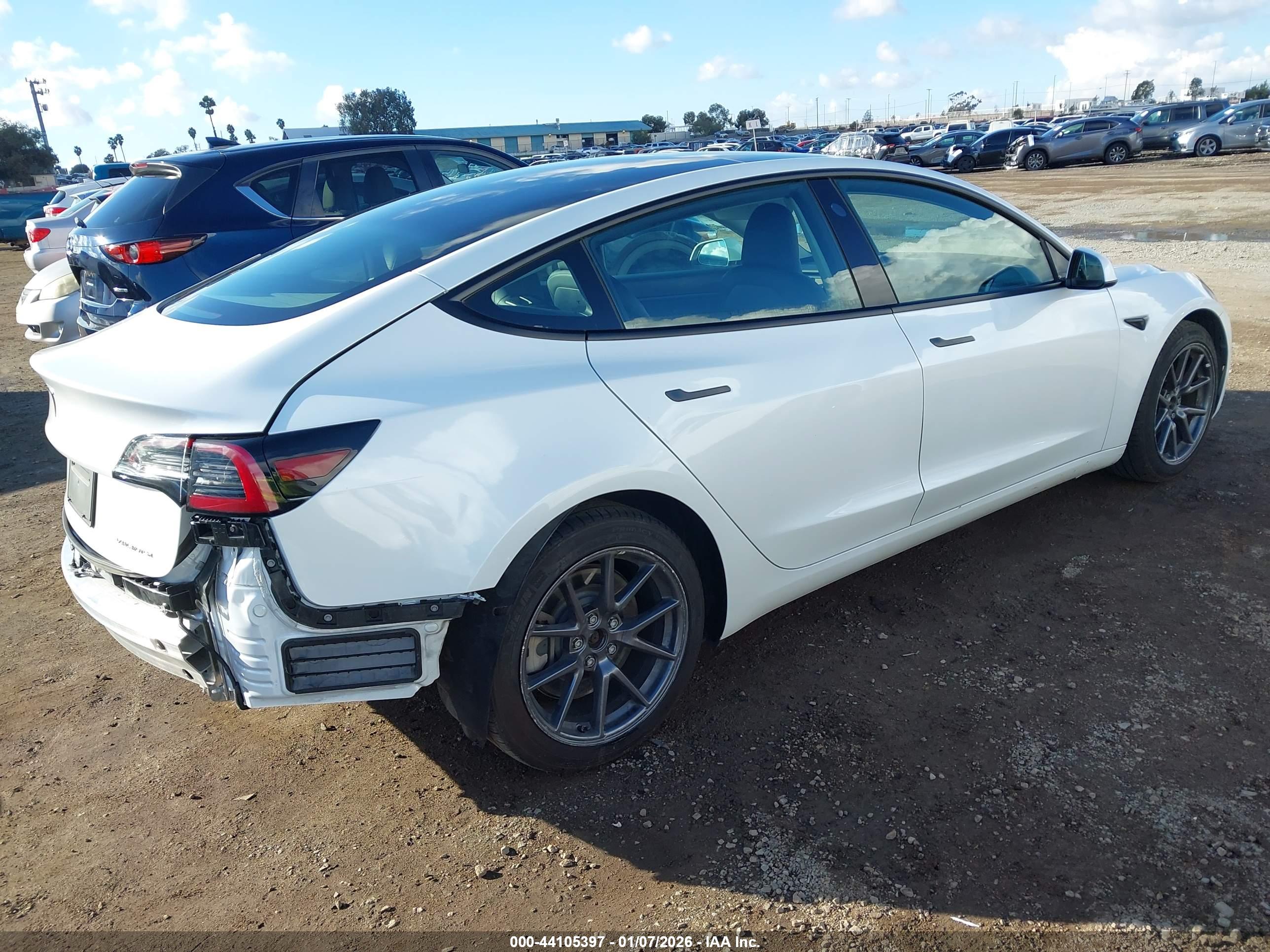 TESLA MODEL image 4