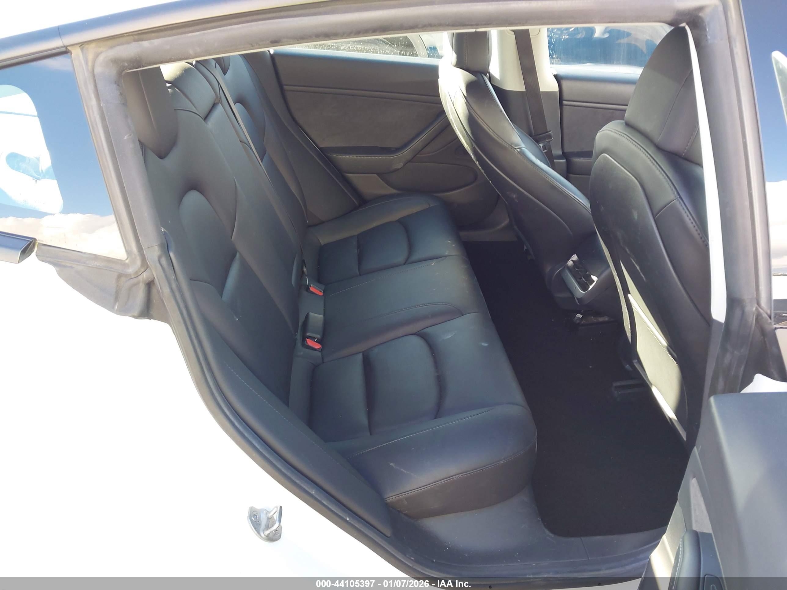 TESLA MODEL image 8