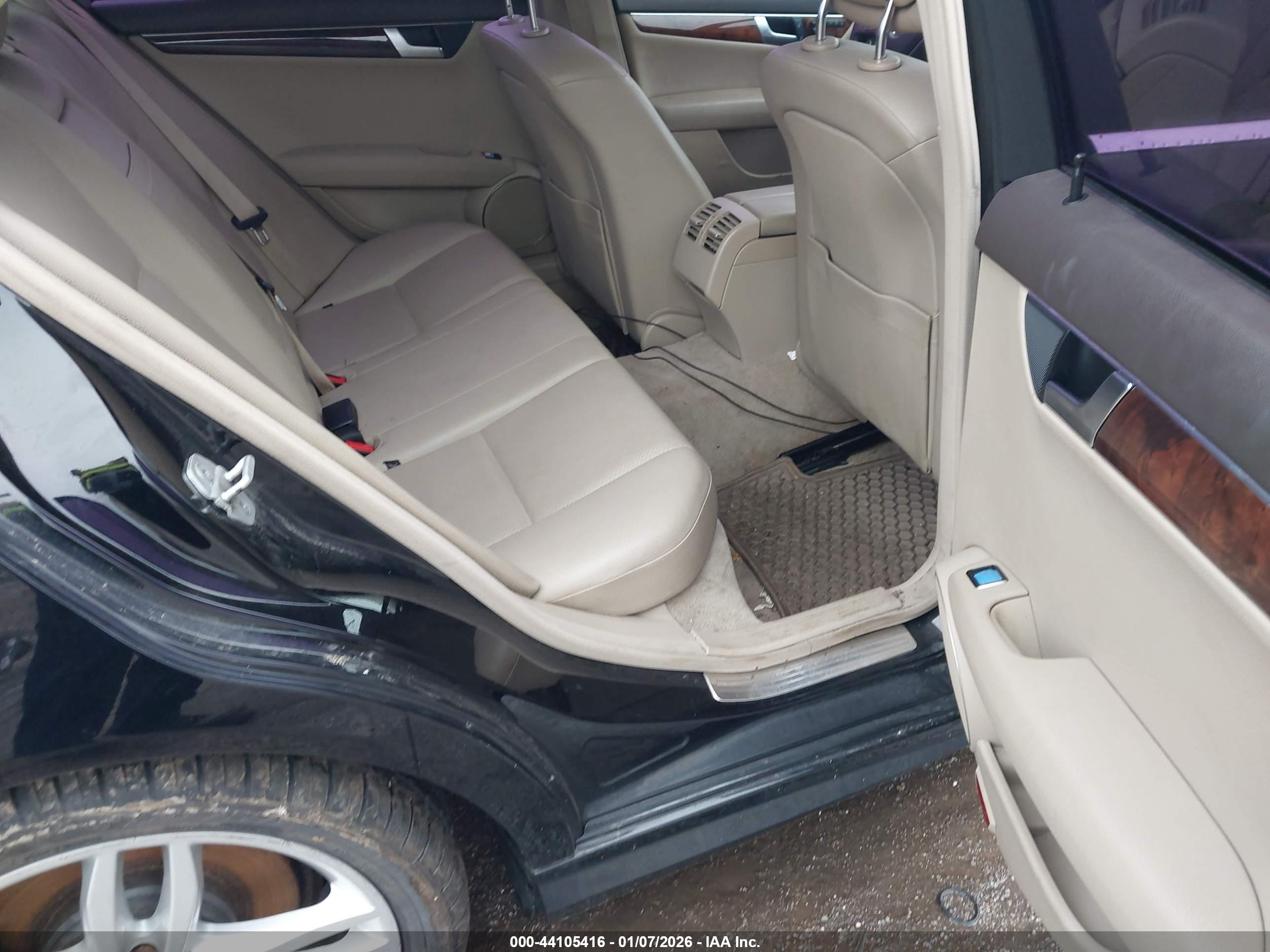 MERCEDES-BENZ C image 8