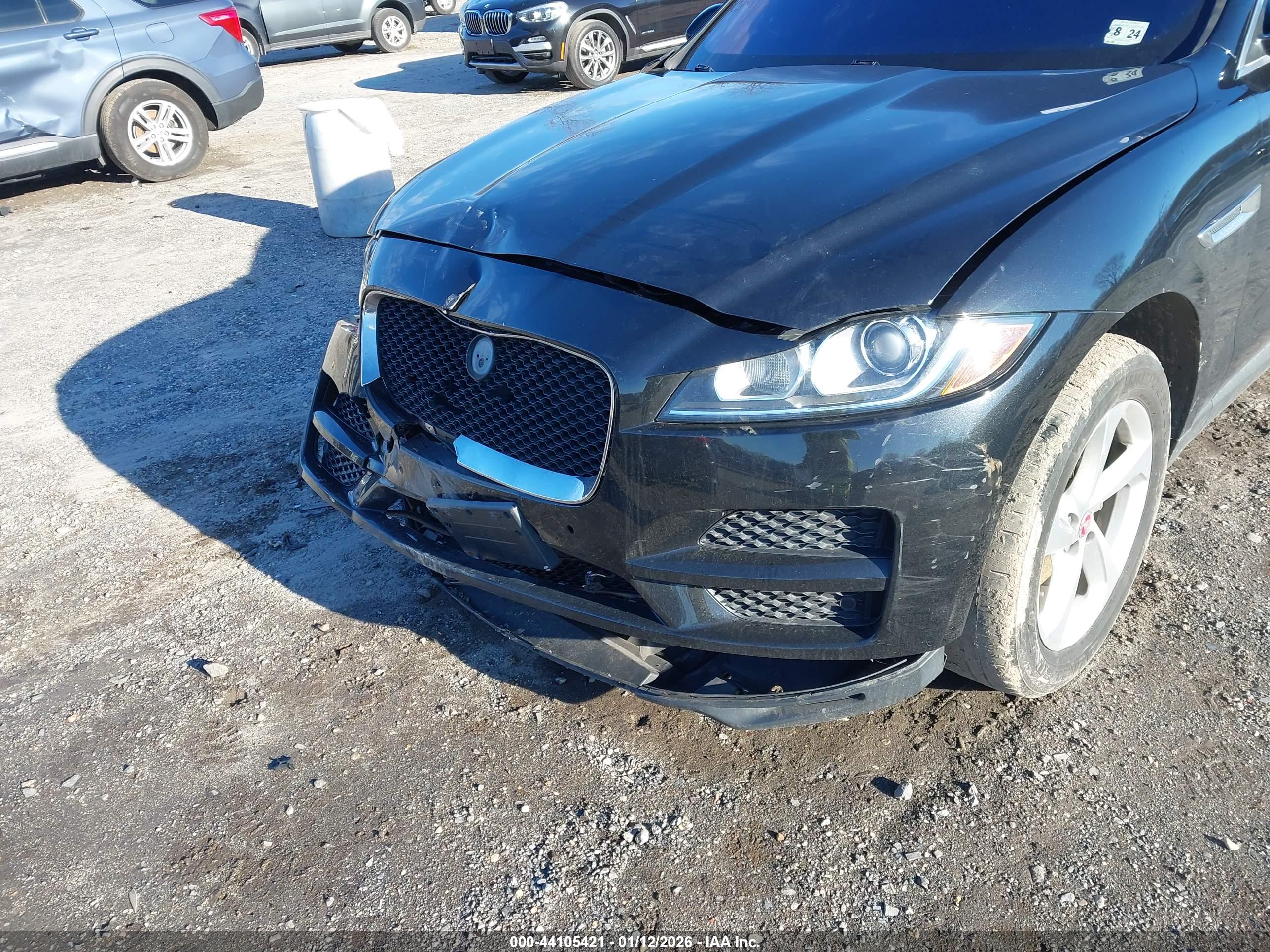 JAGUAR F-PACE image 6