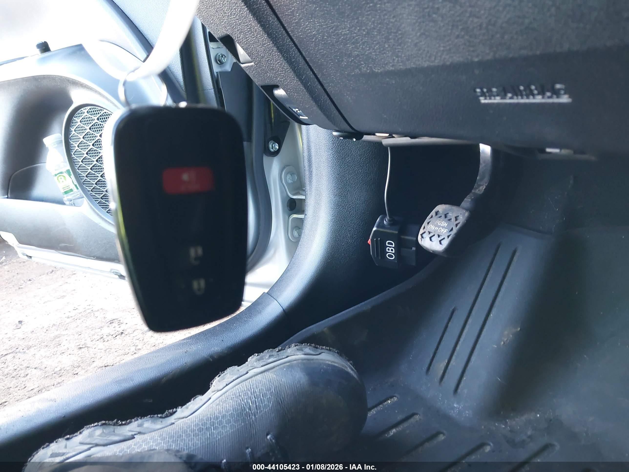 TOYOTA PRIUS image 11