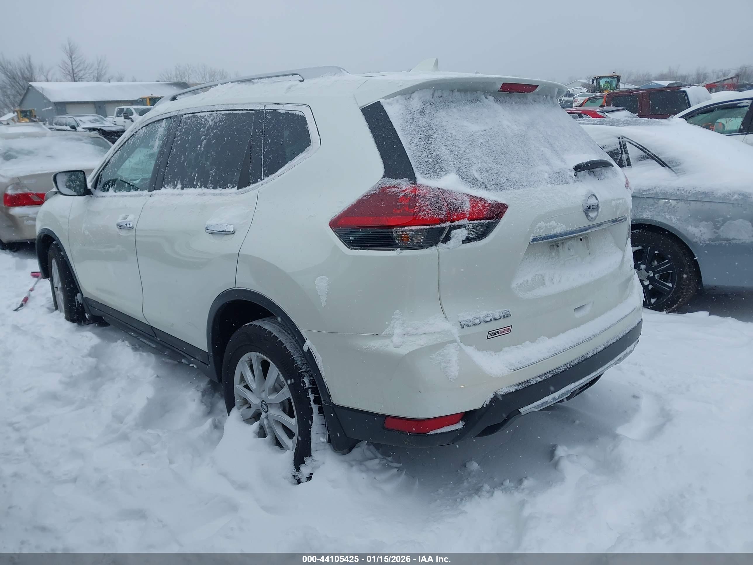 NISSAN ROGUE image 3