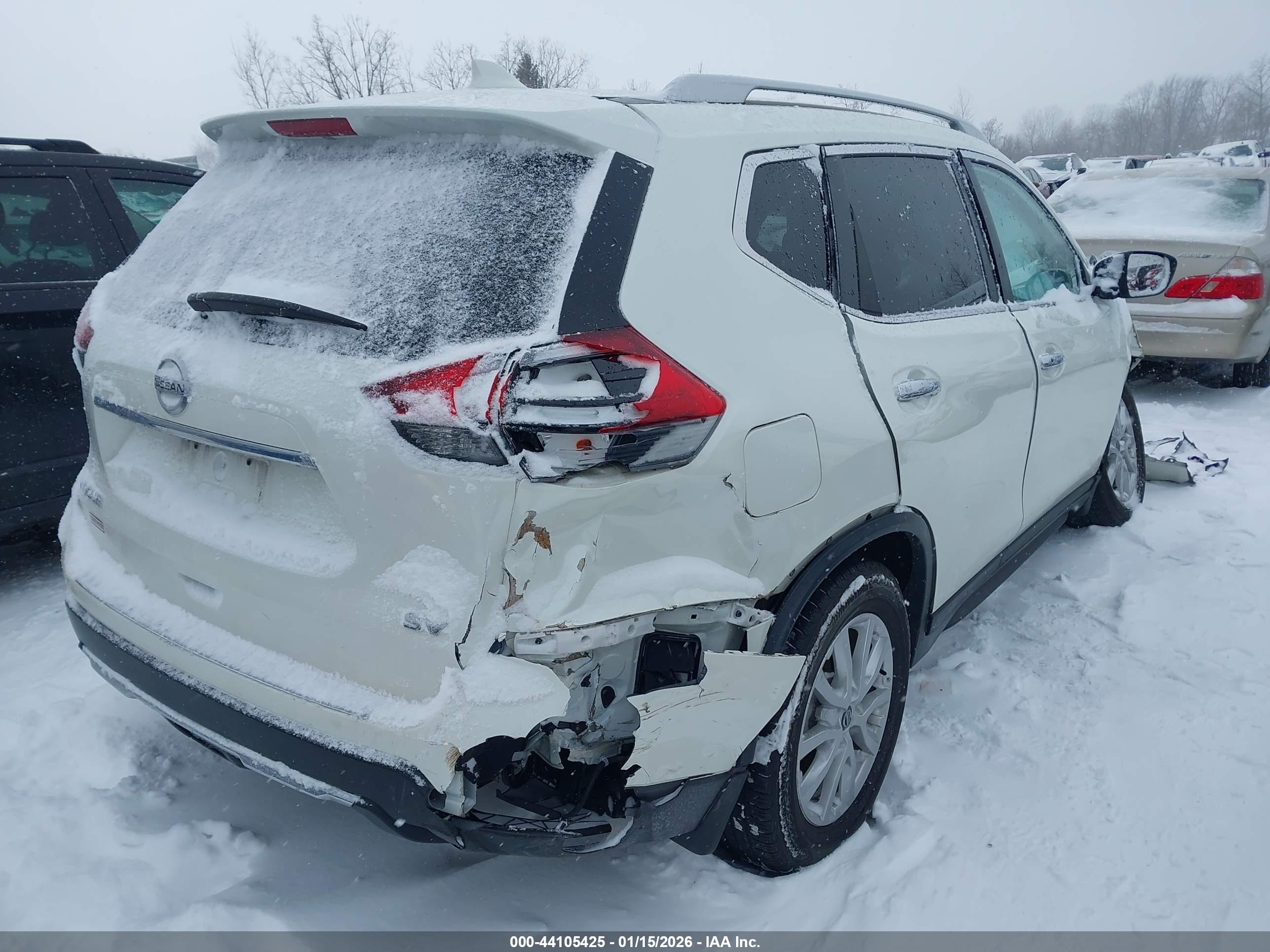 NISSAN ROGUE image 4