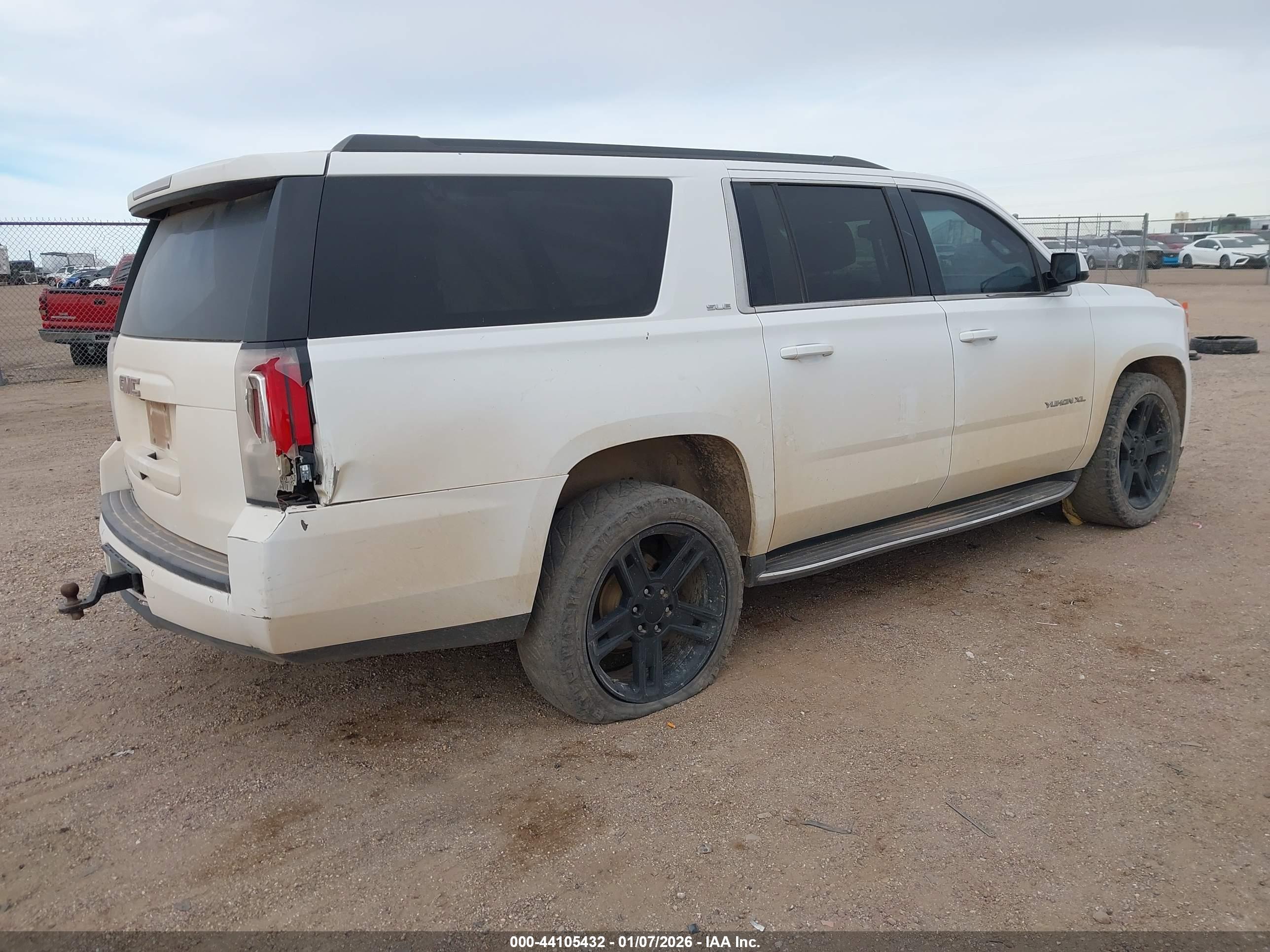 GMC YUKON image 4
