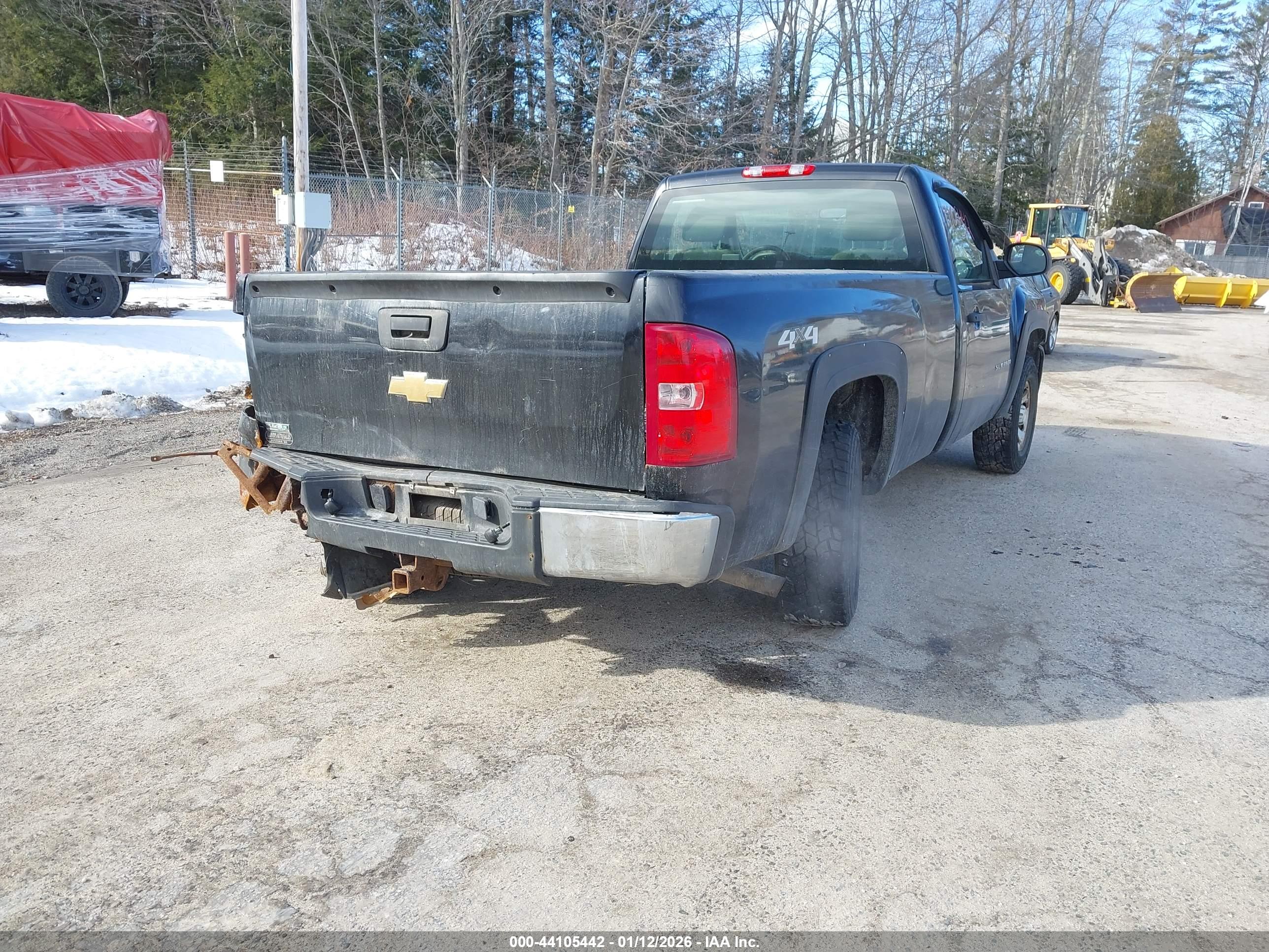 CHEVROLET SILVERADO image 4