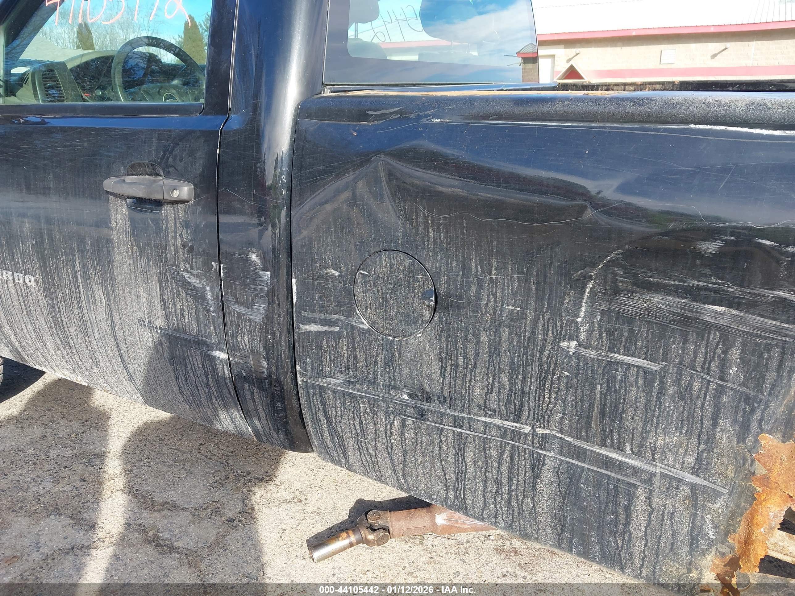 CHEVROLET SILVERADO image 6