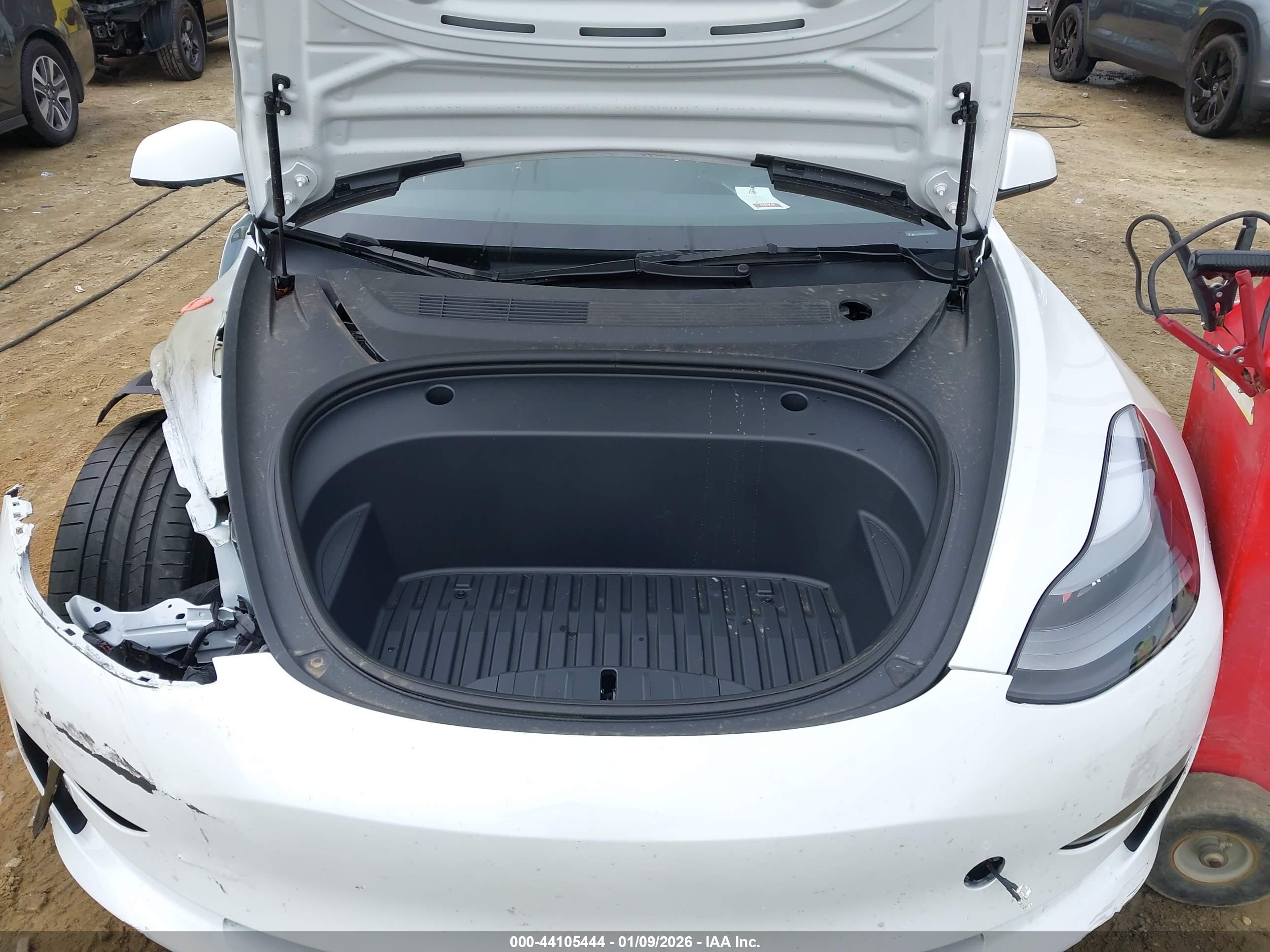 TESLA MODEL image 10