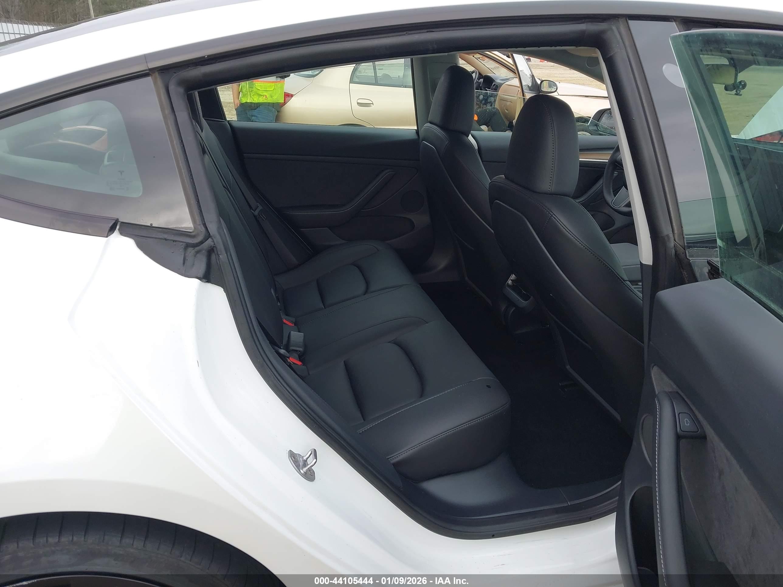 TESLA MODEL image 8