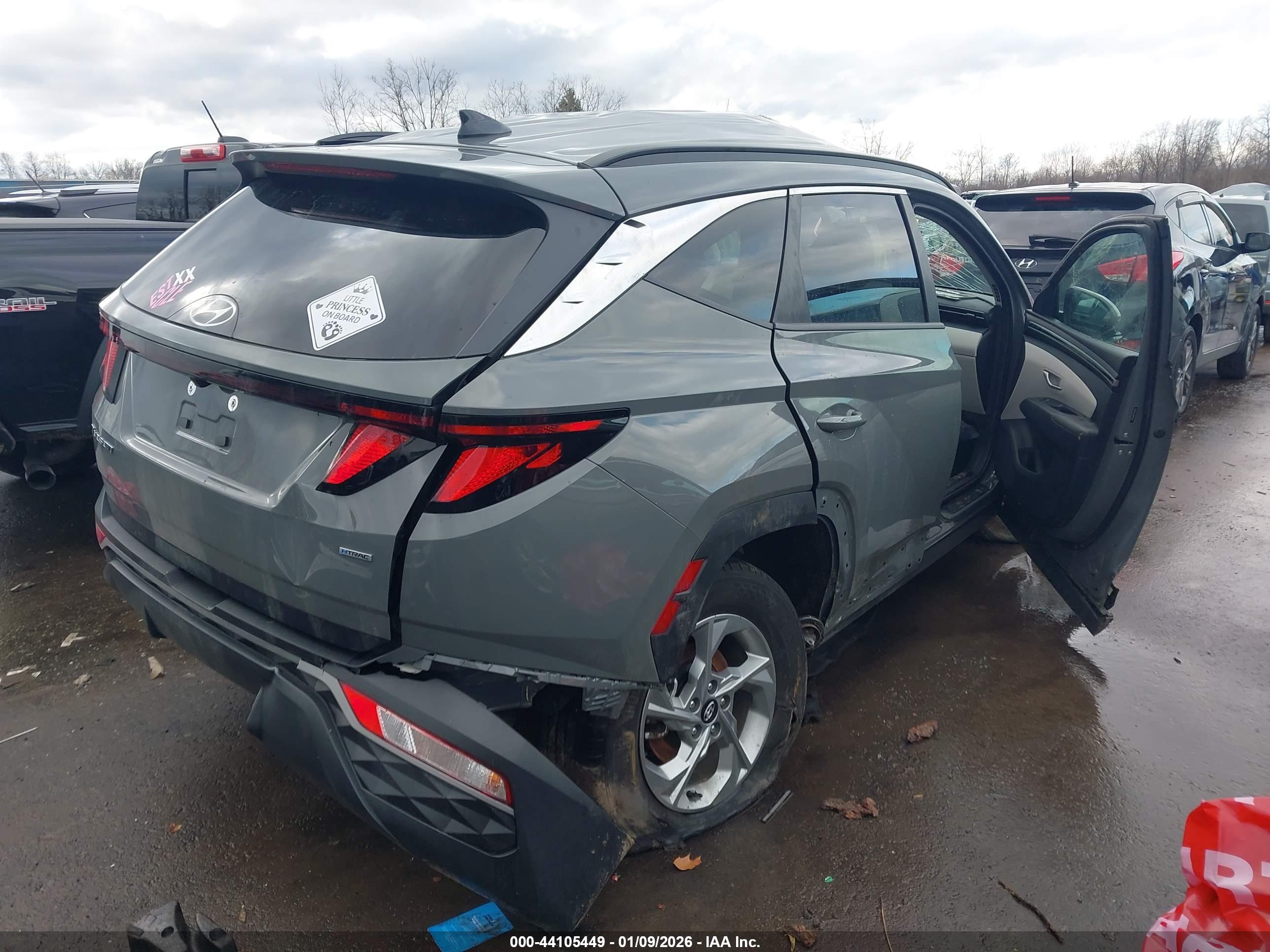 HYUNDAI TUCSON image 4